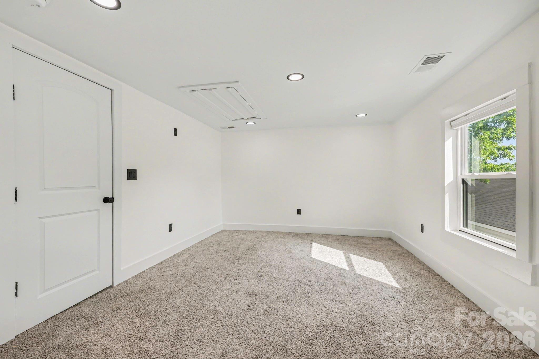 6 E Sunrise Avenue — Thomasville