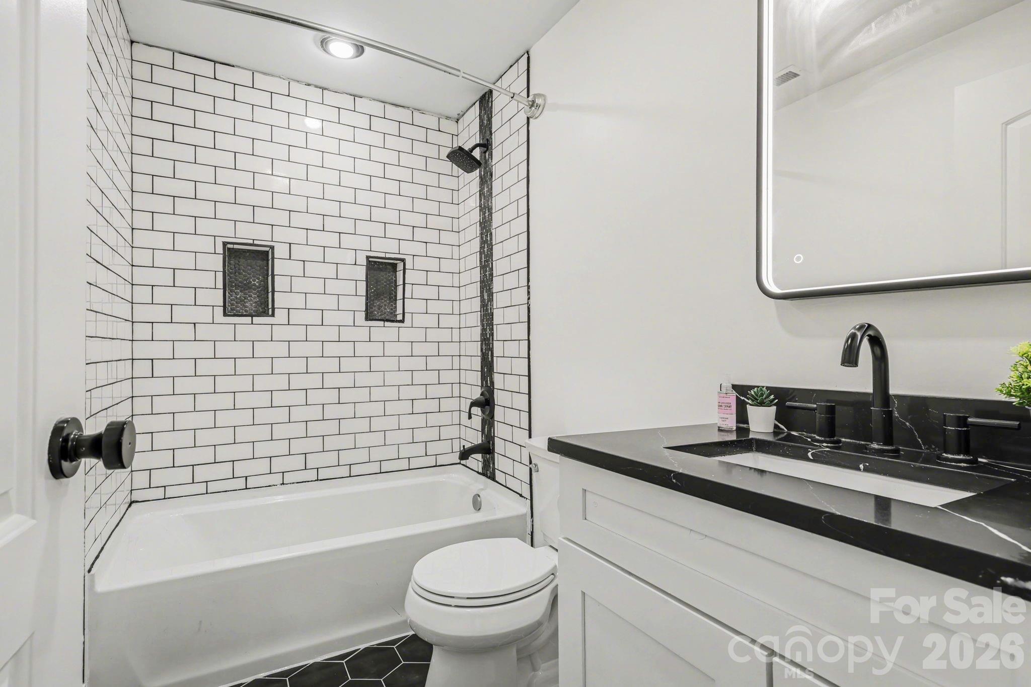 6 E Sunrise Avenue — Thomasville