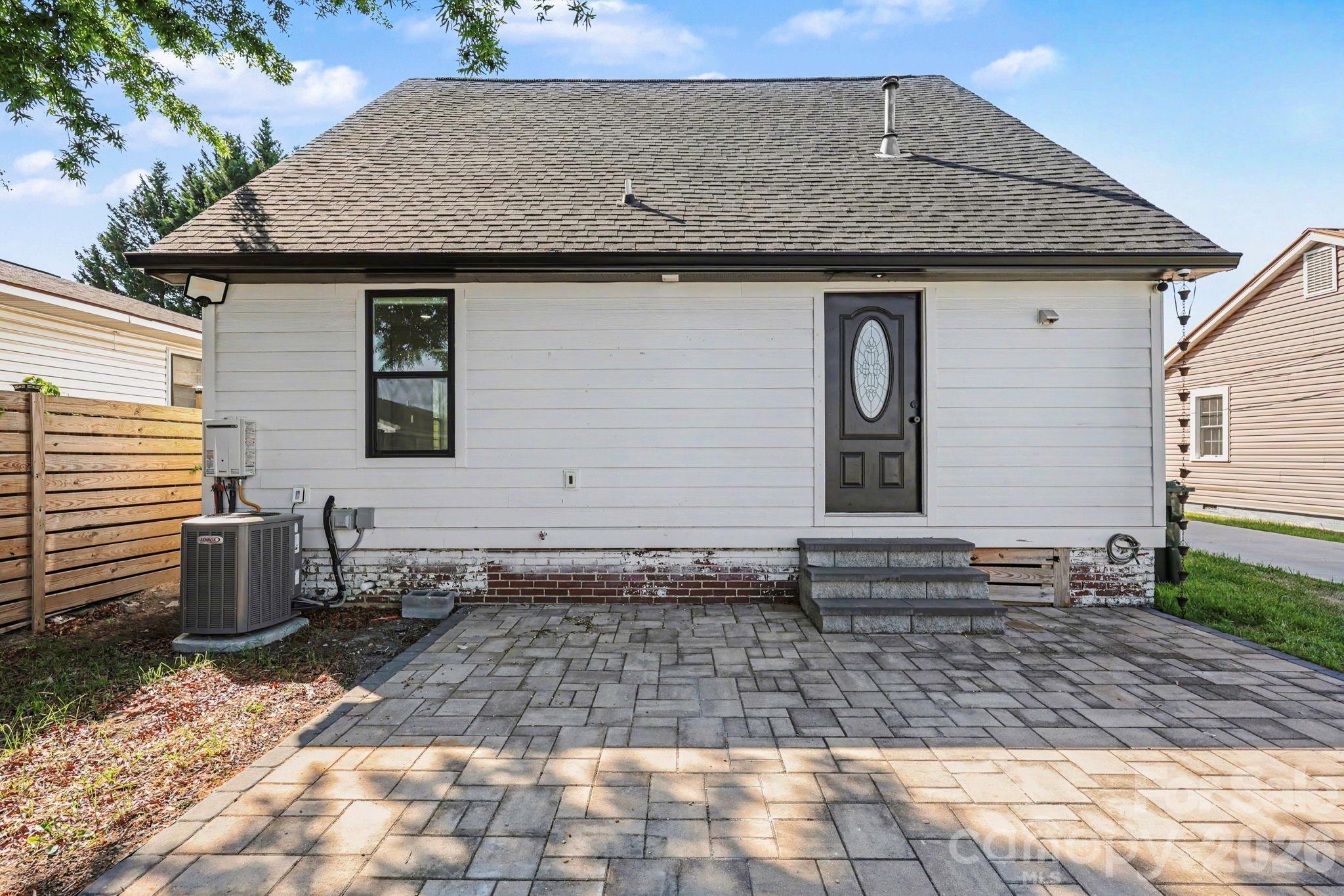 6 E Sunrise Avenue — Thomasville