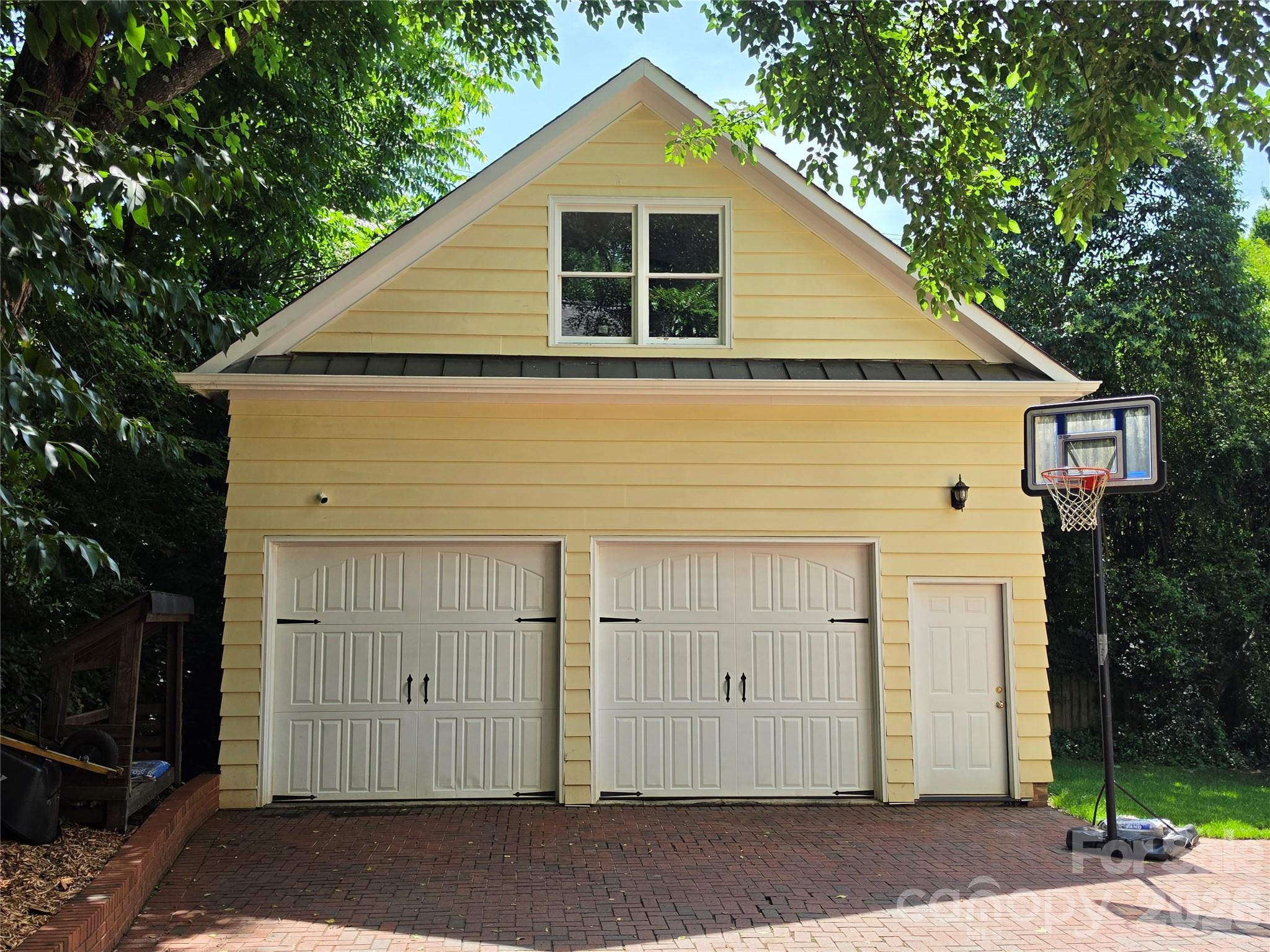 2623 Roswell Avenue — Charlotte