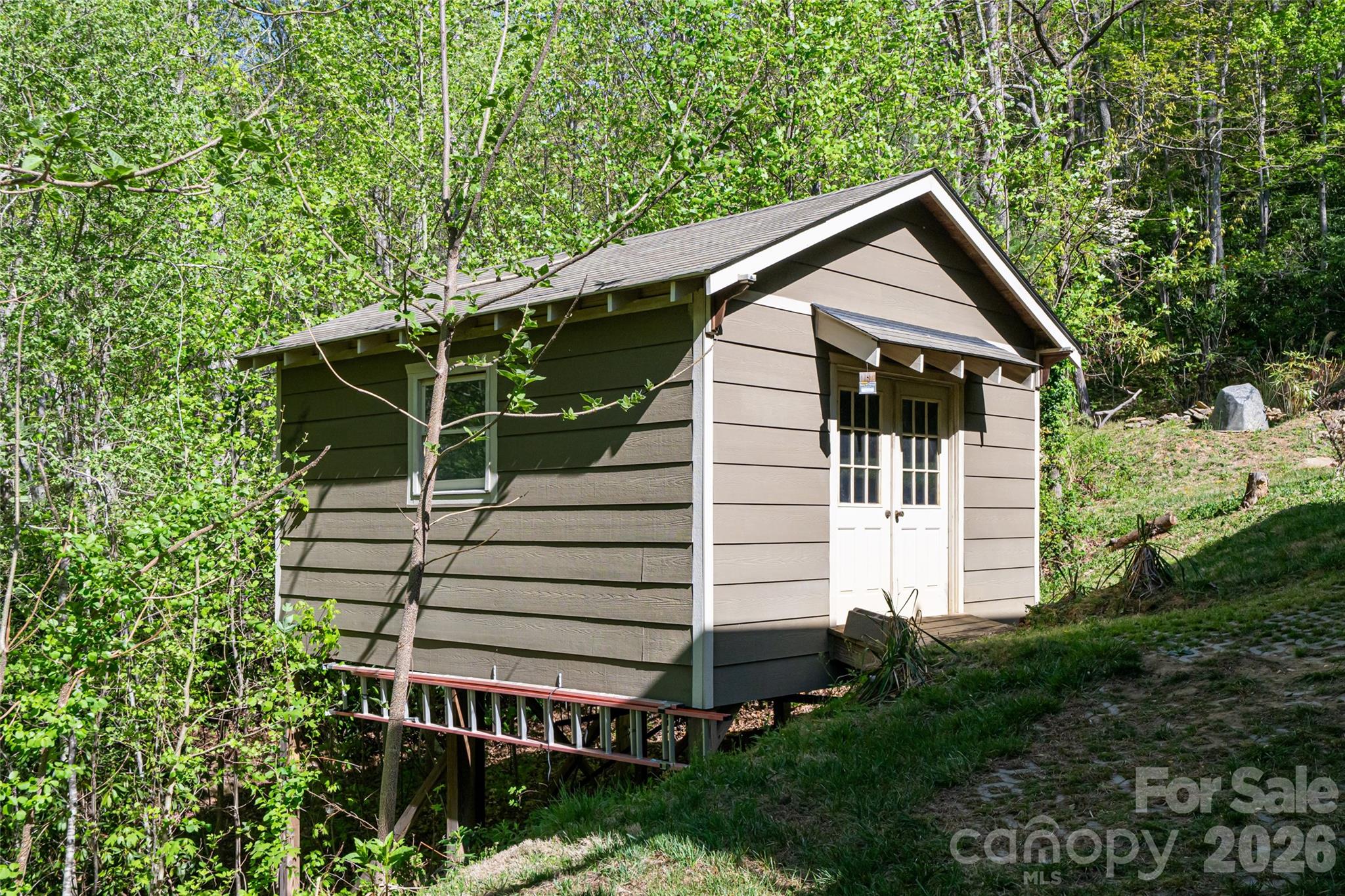 36 Snowshoe Drive — Asheville