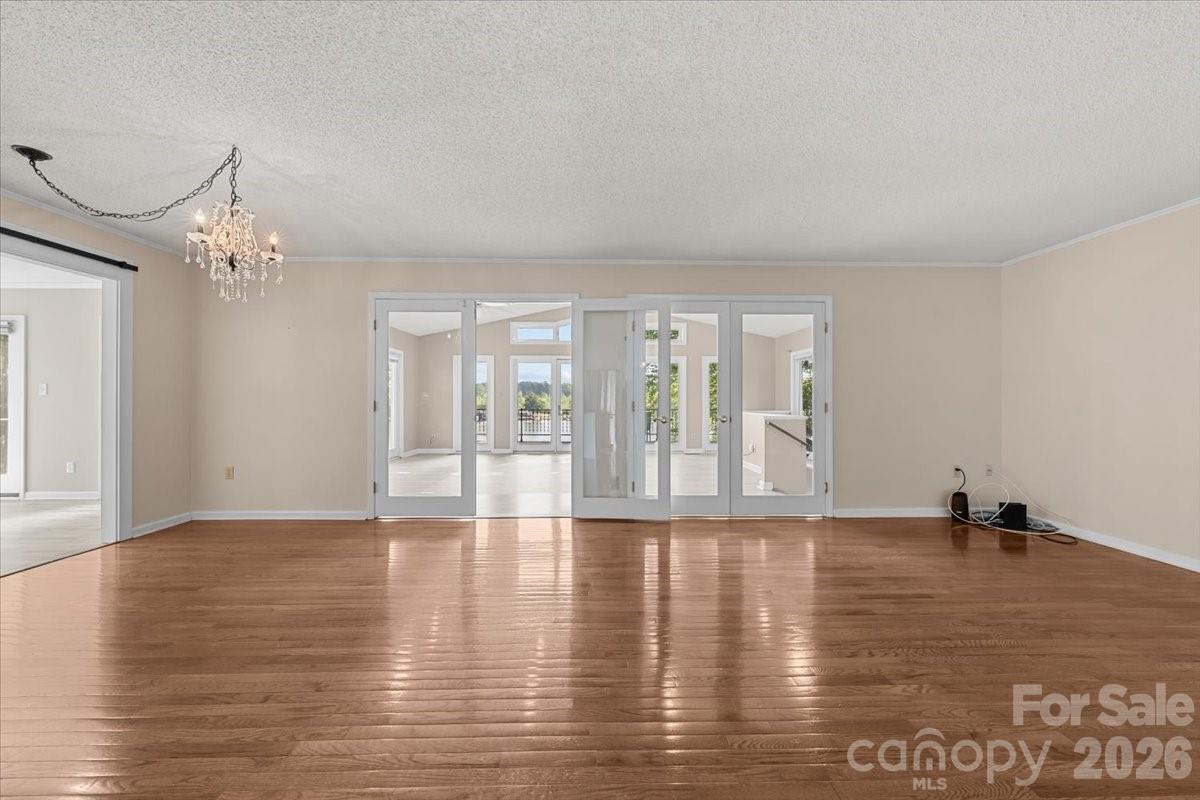 330 Hillview Drive — Lexington