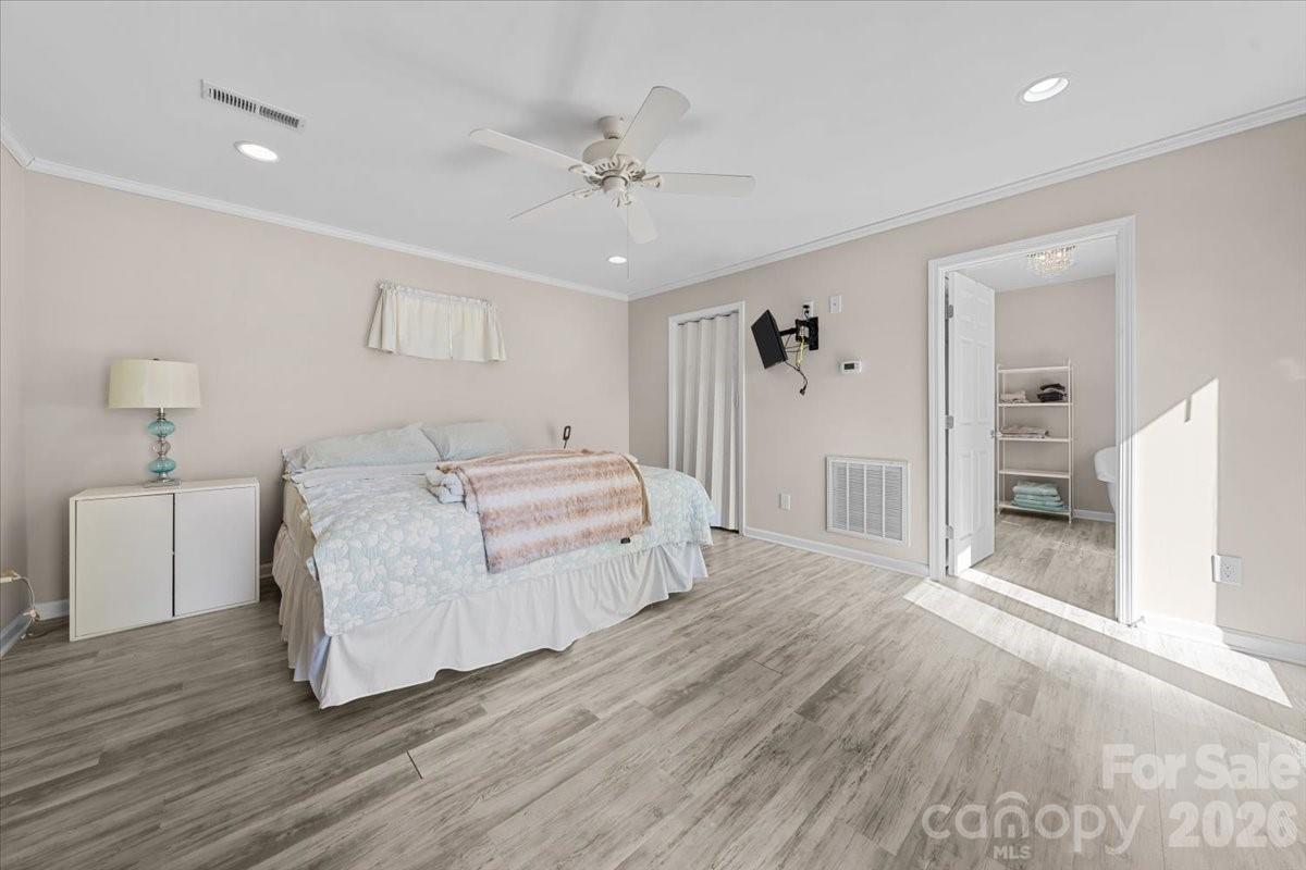 330 Hillview Drive — Lexington