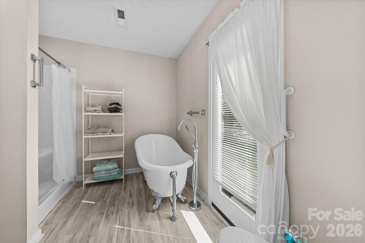 330 Hillview Drive — Lexington