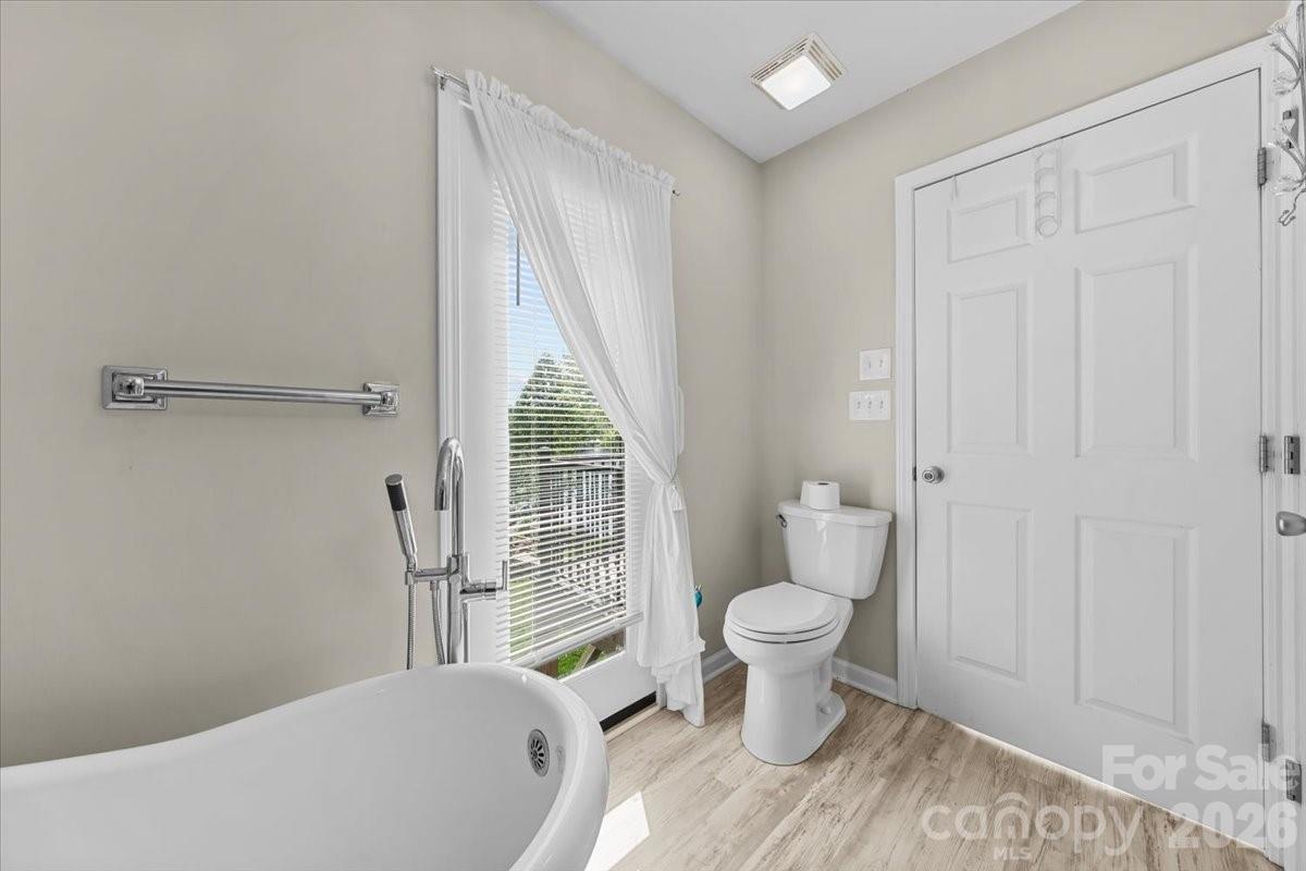 330 Hillview Drive — Lexington