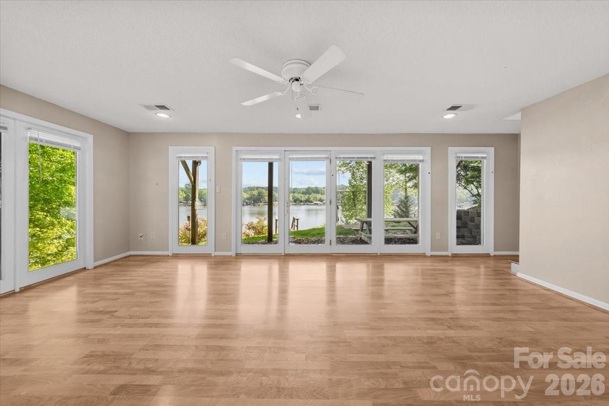 330 Hillview Drive — Lexington
