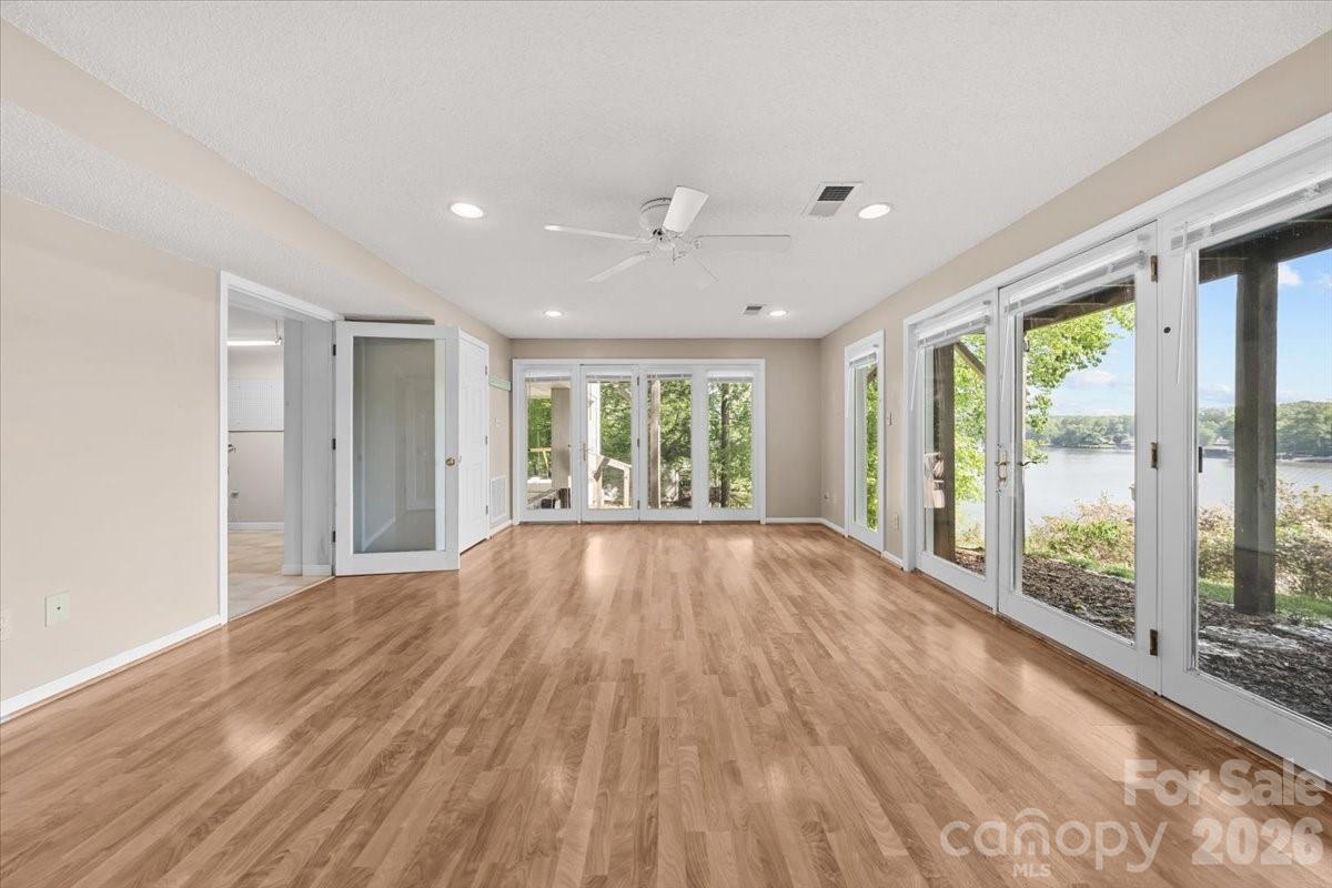 330 Hillview Drive — Lexington