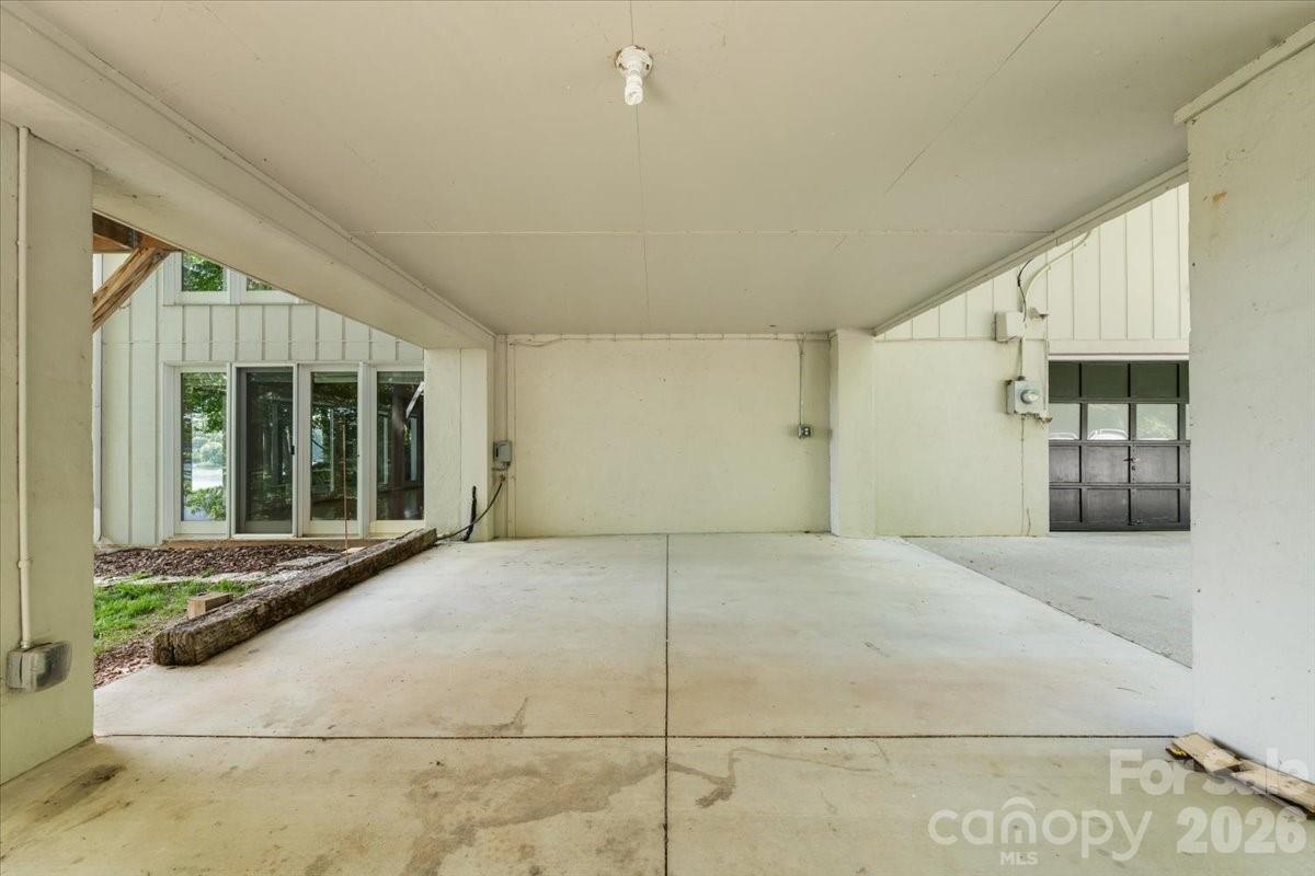 330 Hillview Drive — Lexington
