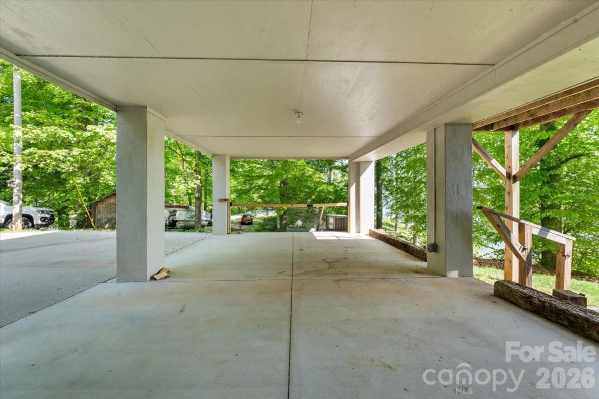 330 Hillview Drive — Lexington