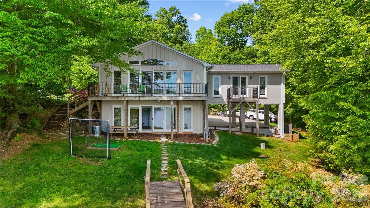 330 Hillview Drive — Lexington