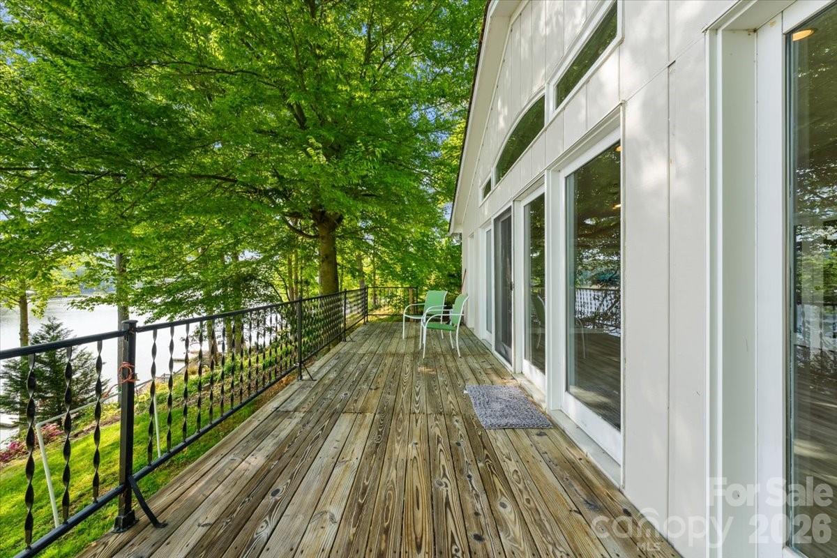 330 Hillview Drive — Lexington