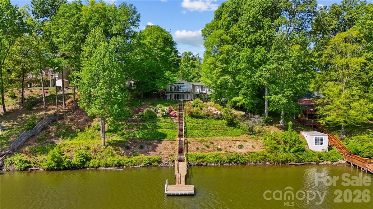 330 Hillview Drive — Lexington