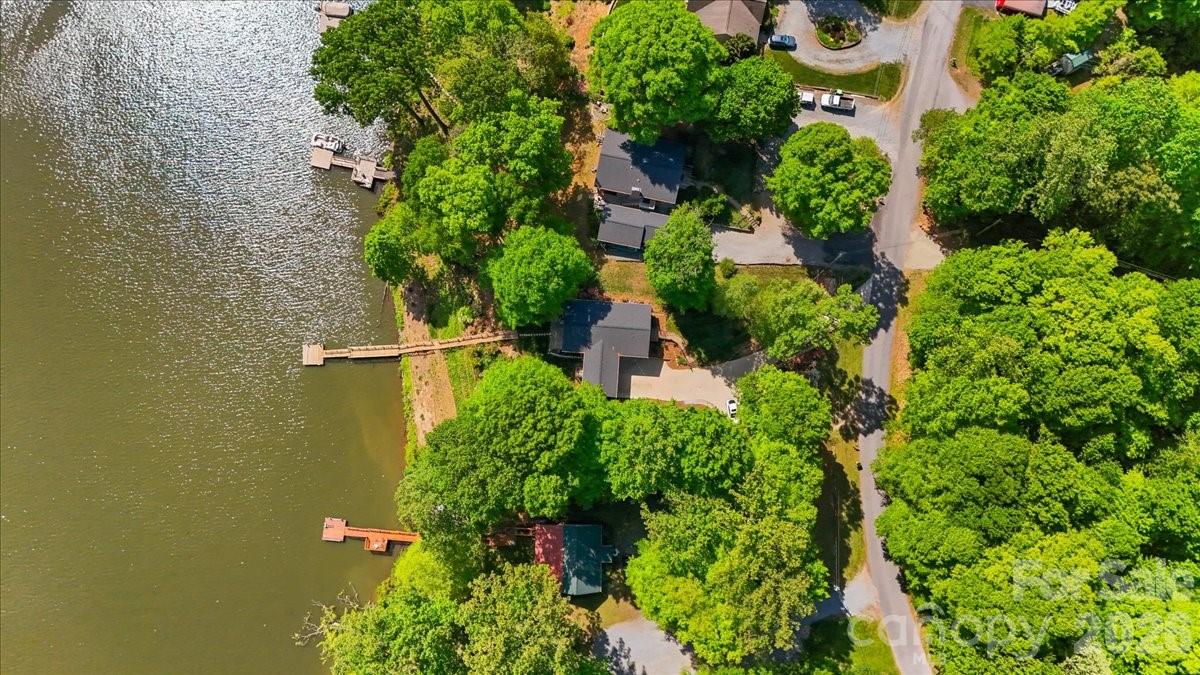 330 Hillview Drive — Lexington