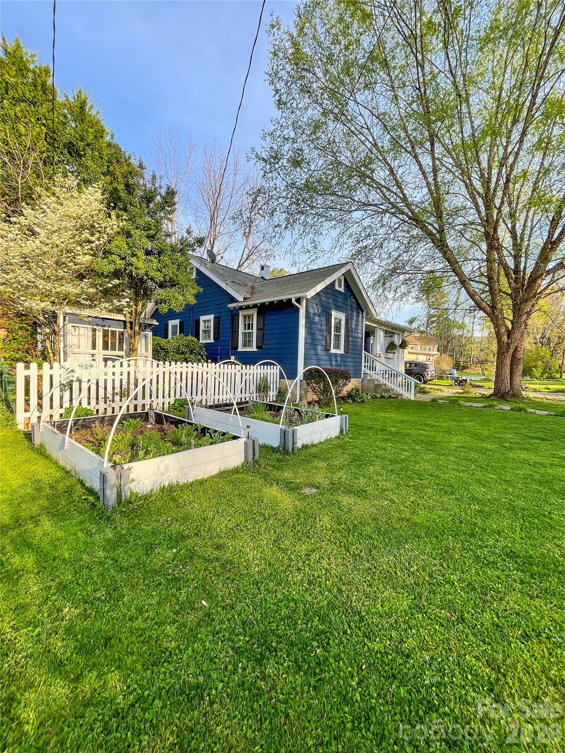271 Brook Street — Waynesville
