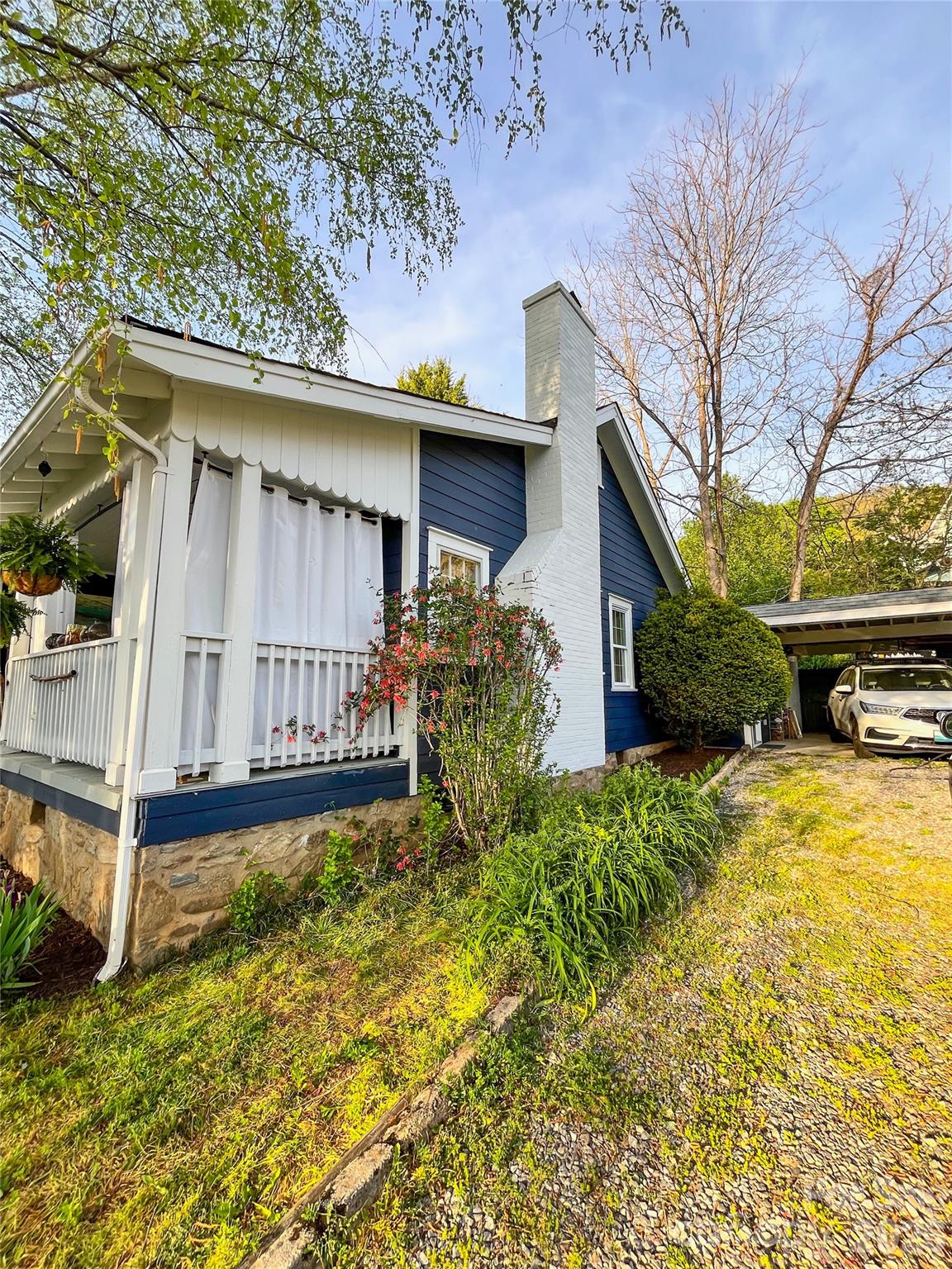 271 Brook Street — Waynesville