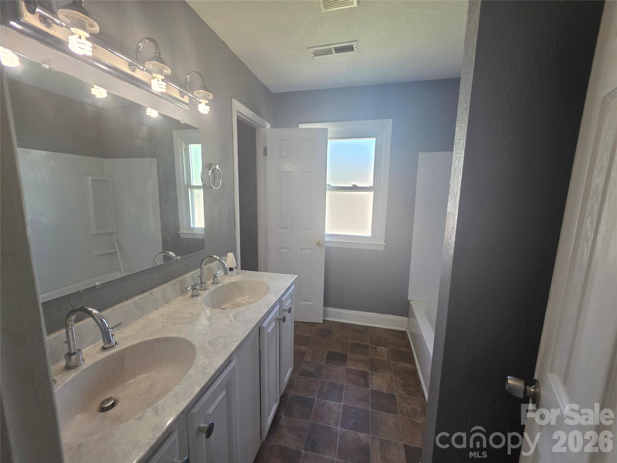 1524 Pondella Drive — Charlotte