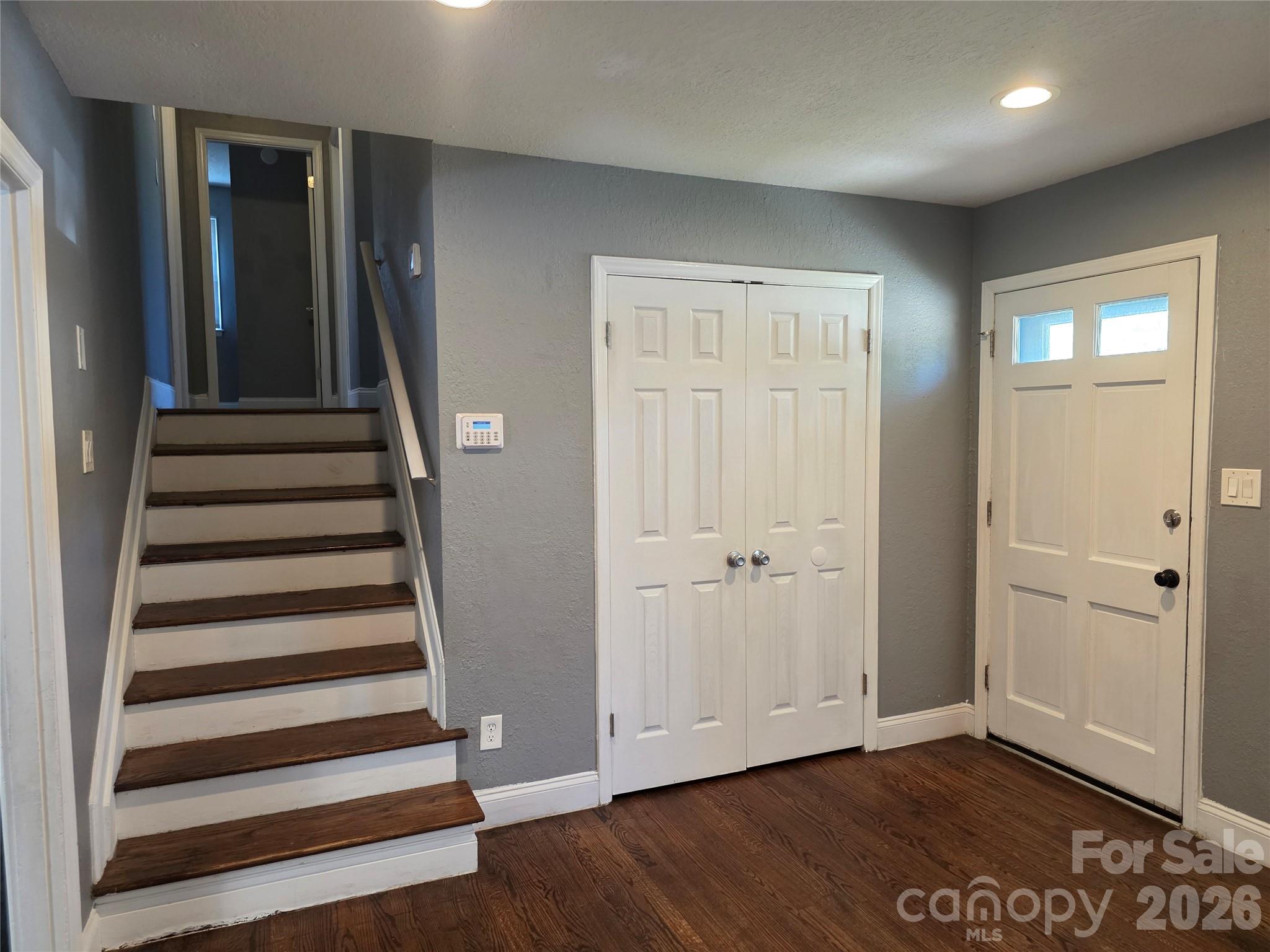1524 Pondella Drive — Charlotte