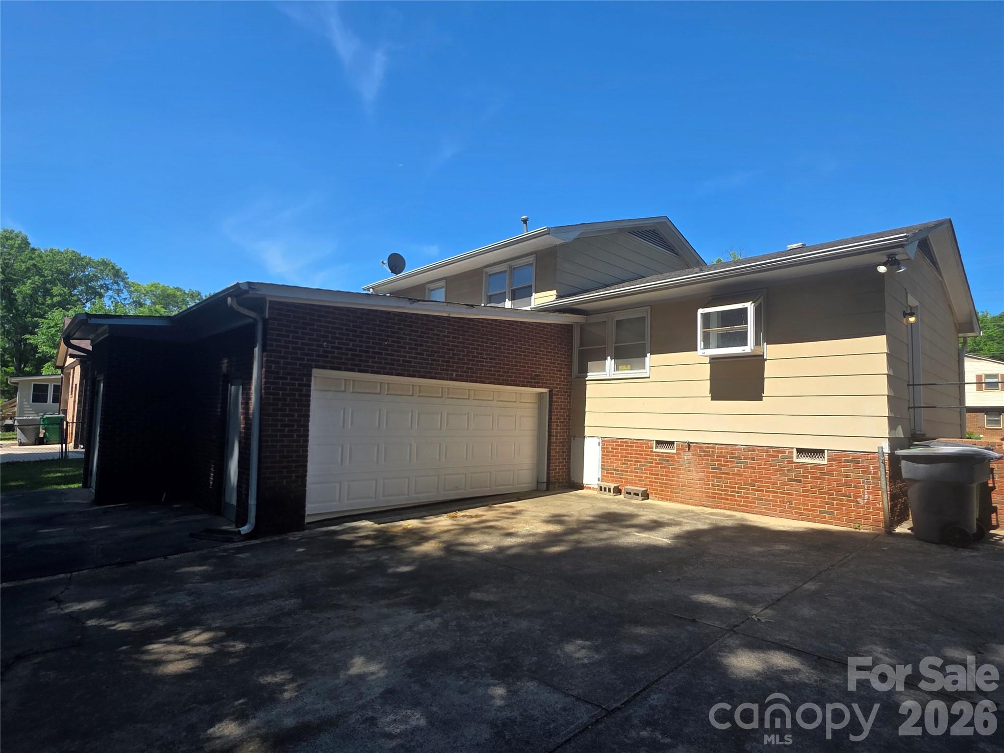 1524 Pondella Drive — Charlotte
