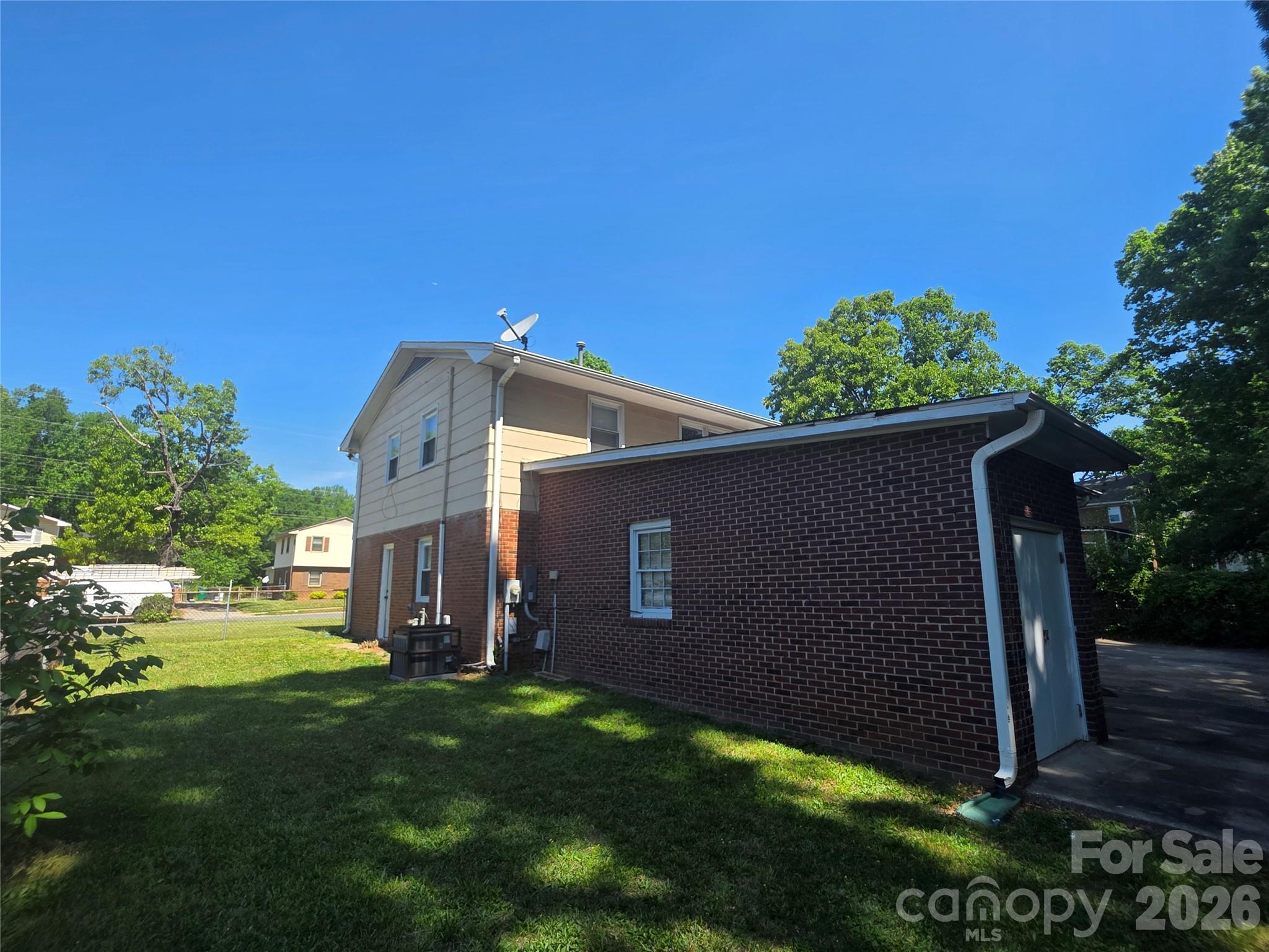1524 Pondella Drive — Charlotte