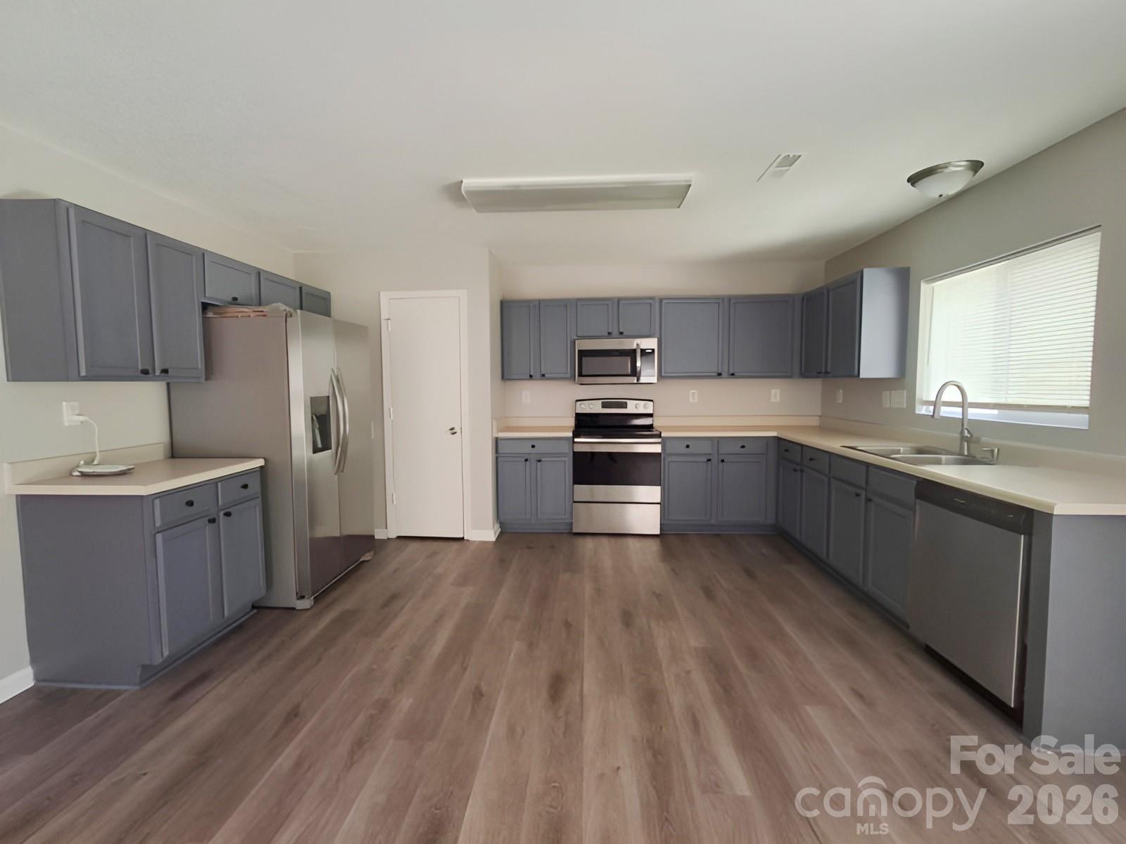 10242 Hugue Way — Charlotte