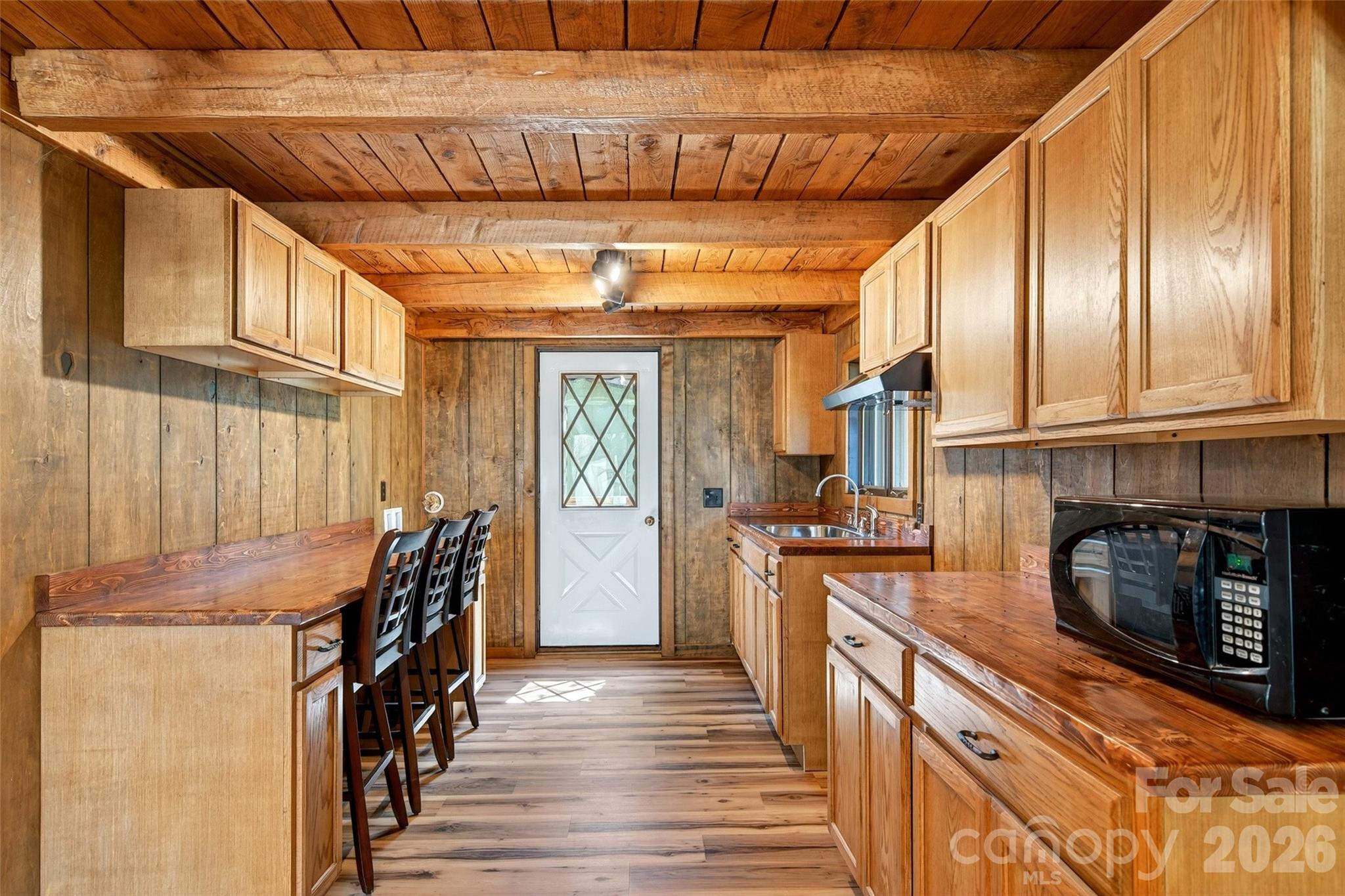 1959 Jackson Town Road — Spruce Pine