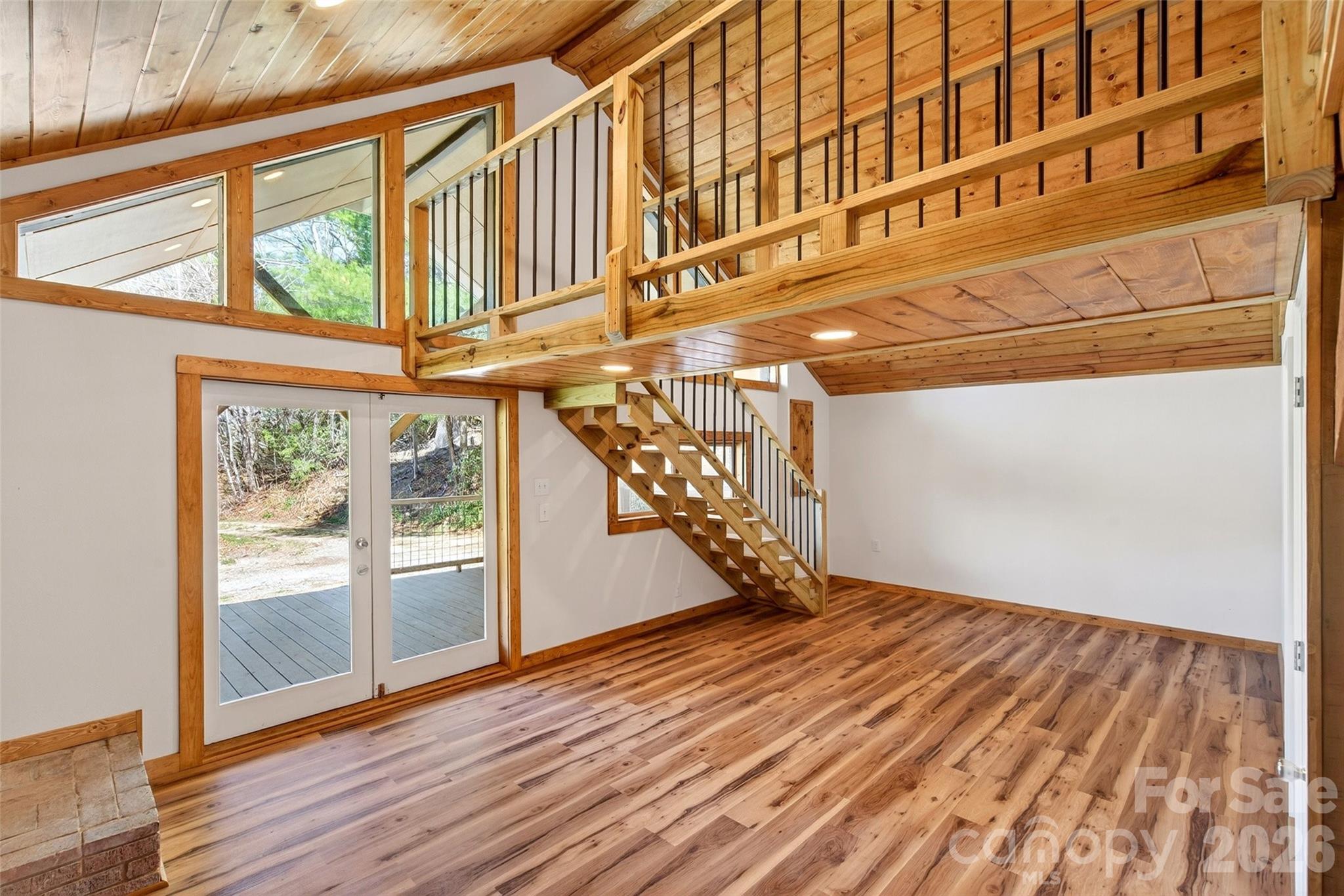 1959 Jackson Town Road — Spruce Pine