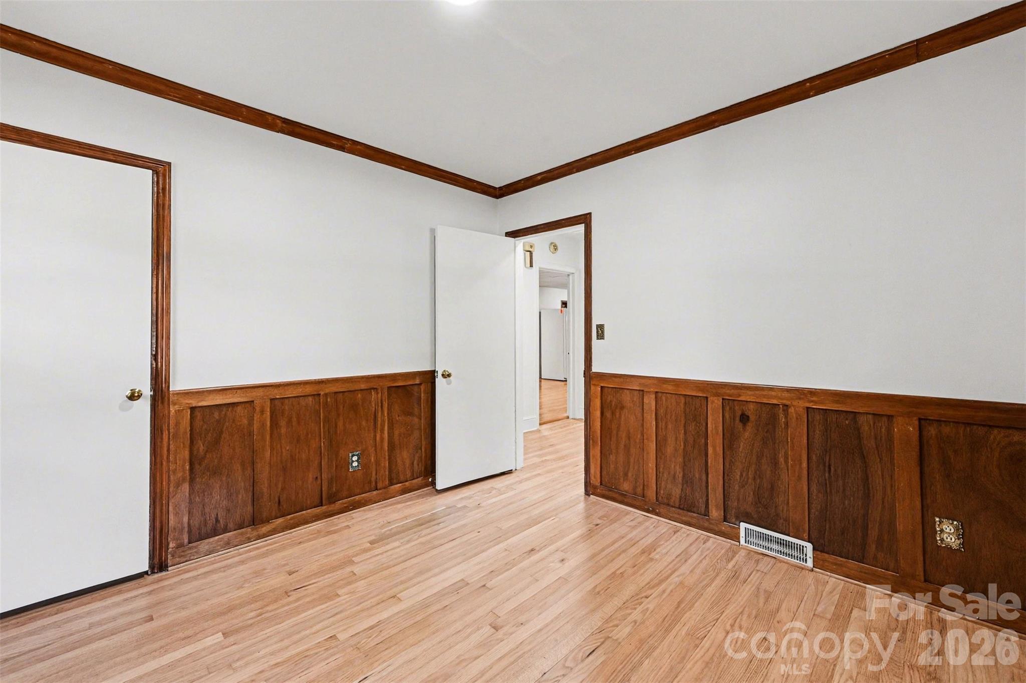 955 Hickory Nut Street — Charlotte
