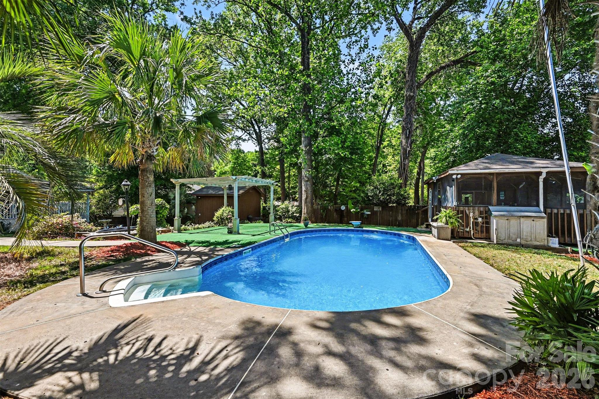 955 Hickory Nut Street — Charlotte