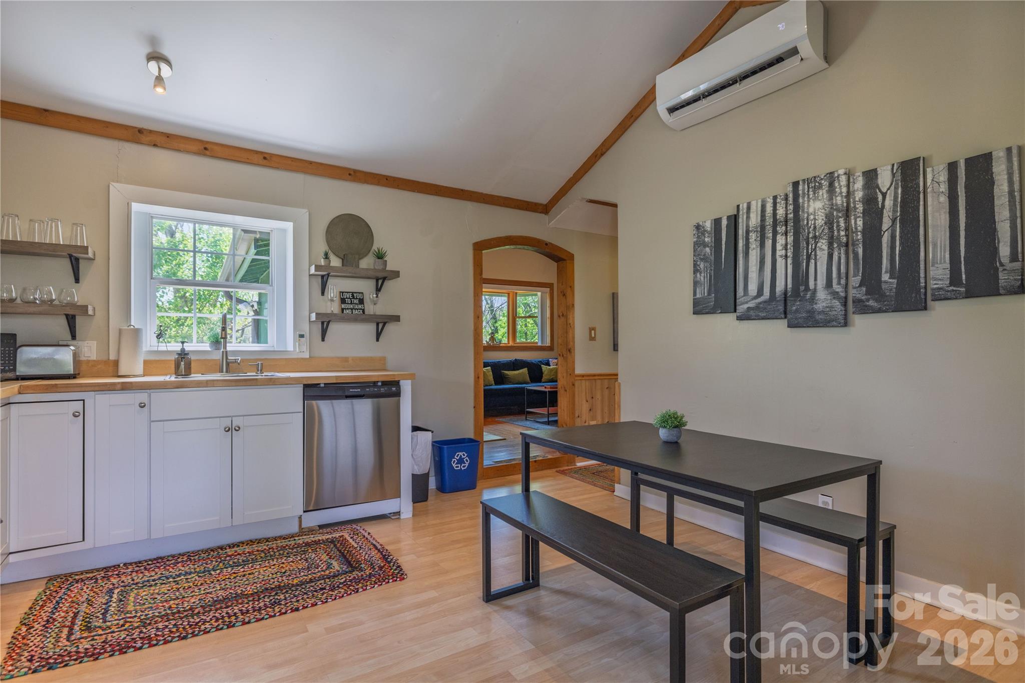 18 Hopedale Circle — Asheville