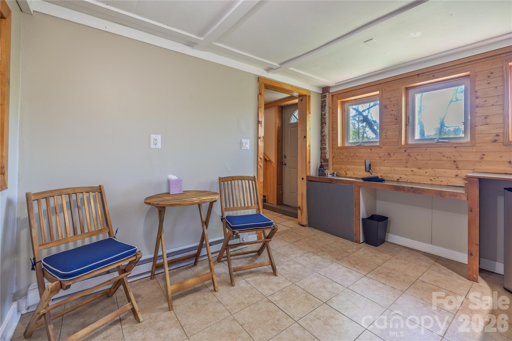 18 Hopedale Circle — Asheville