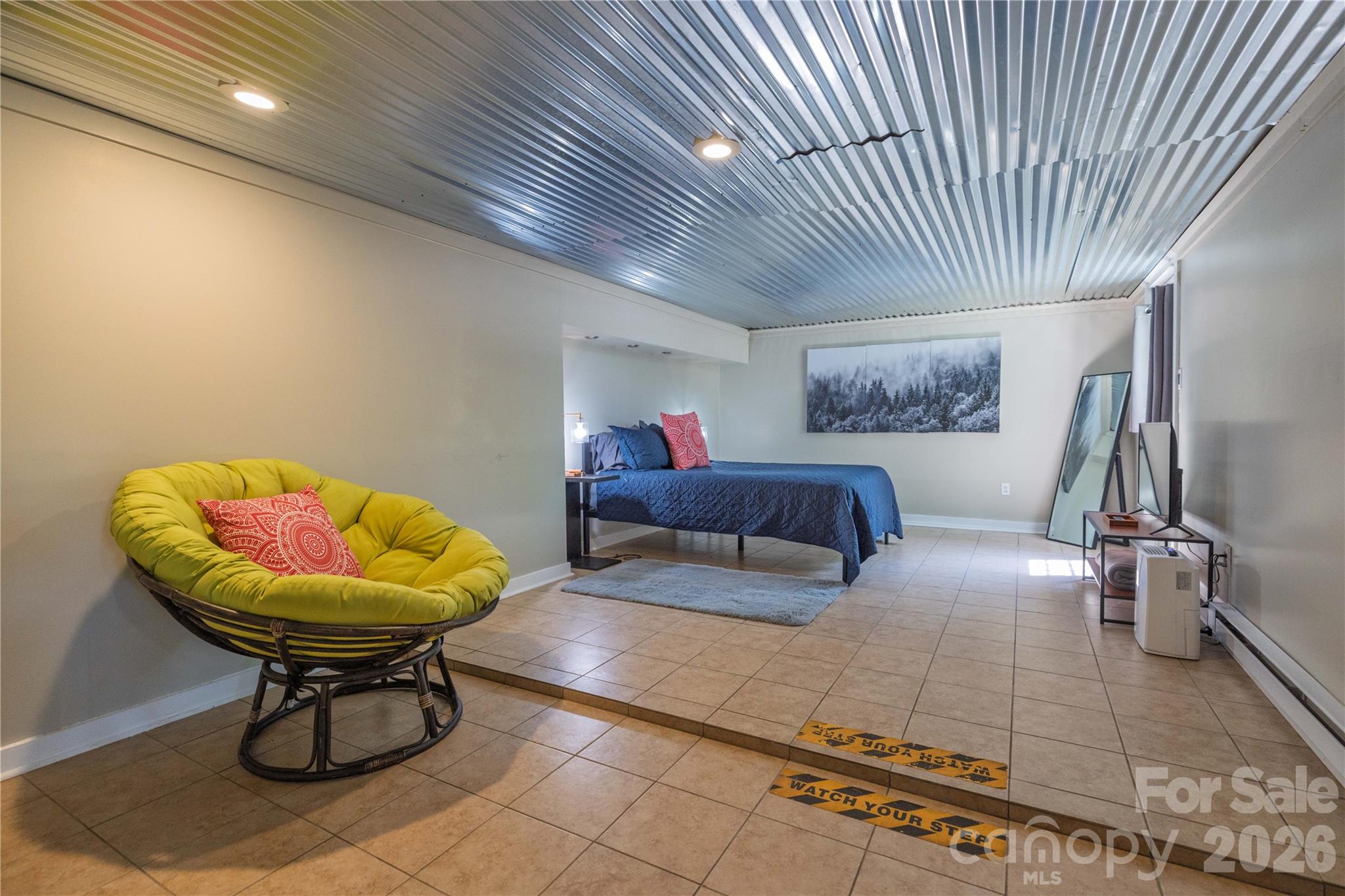 18 Hopedale Circle — Asheville
