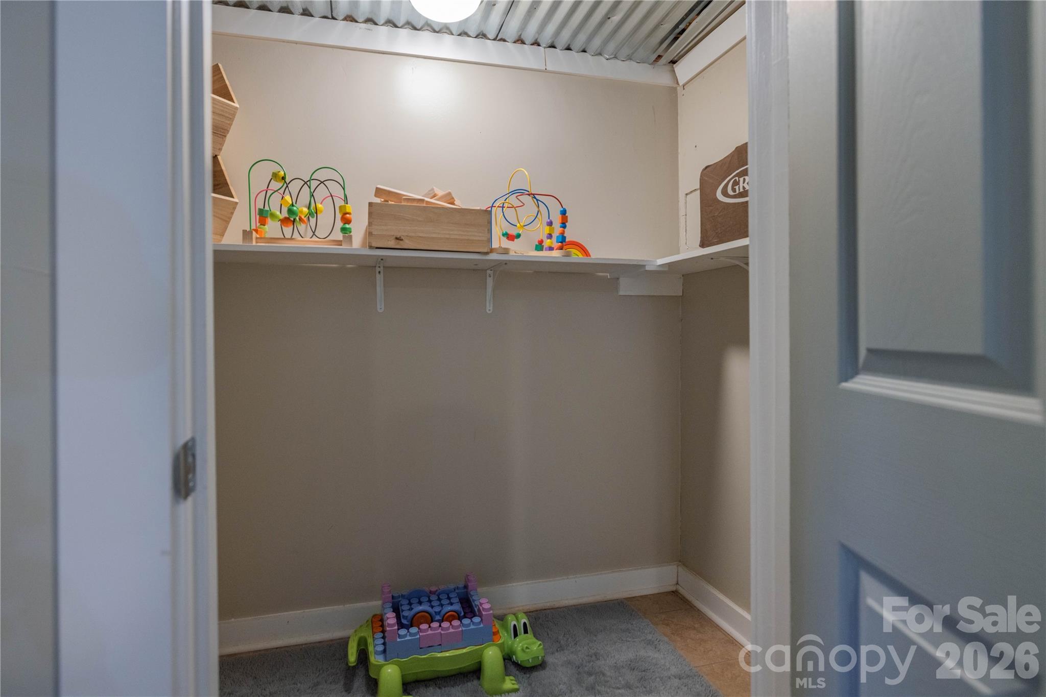 18 Hopedale Circle — Asheville