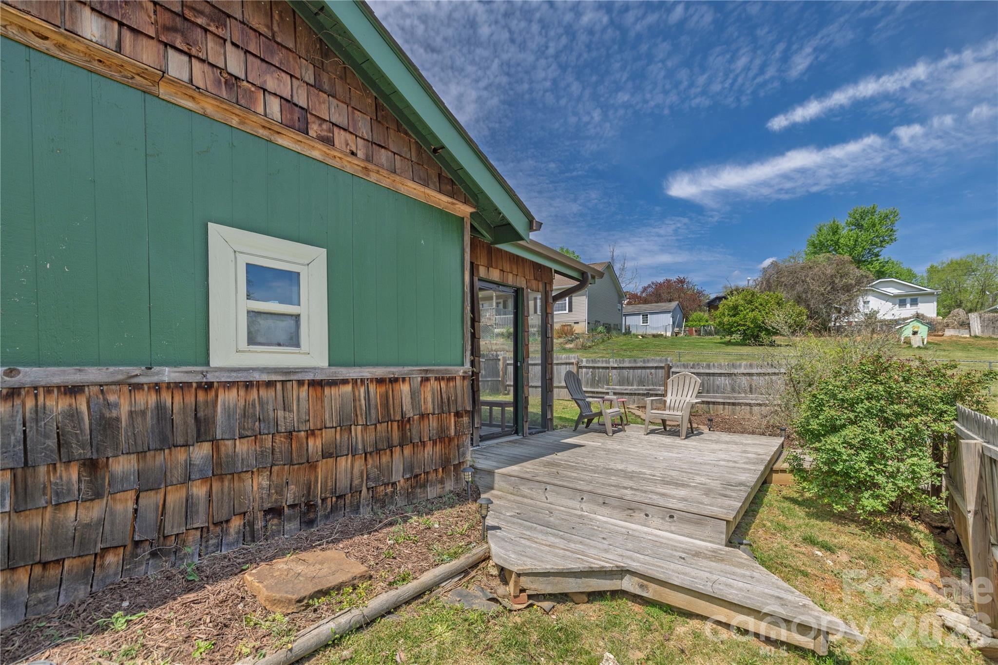 18 Hopedale Circle — Asheville