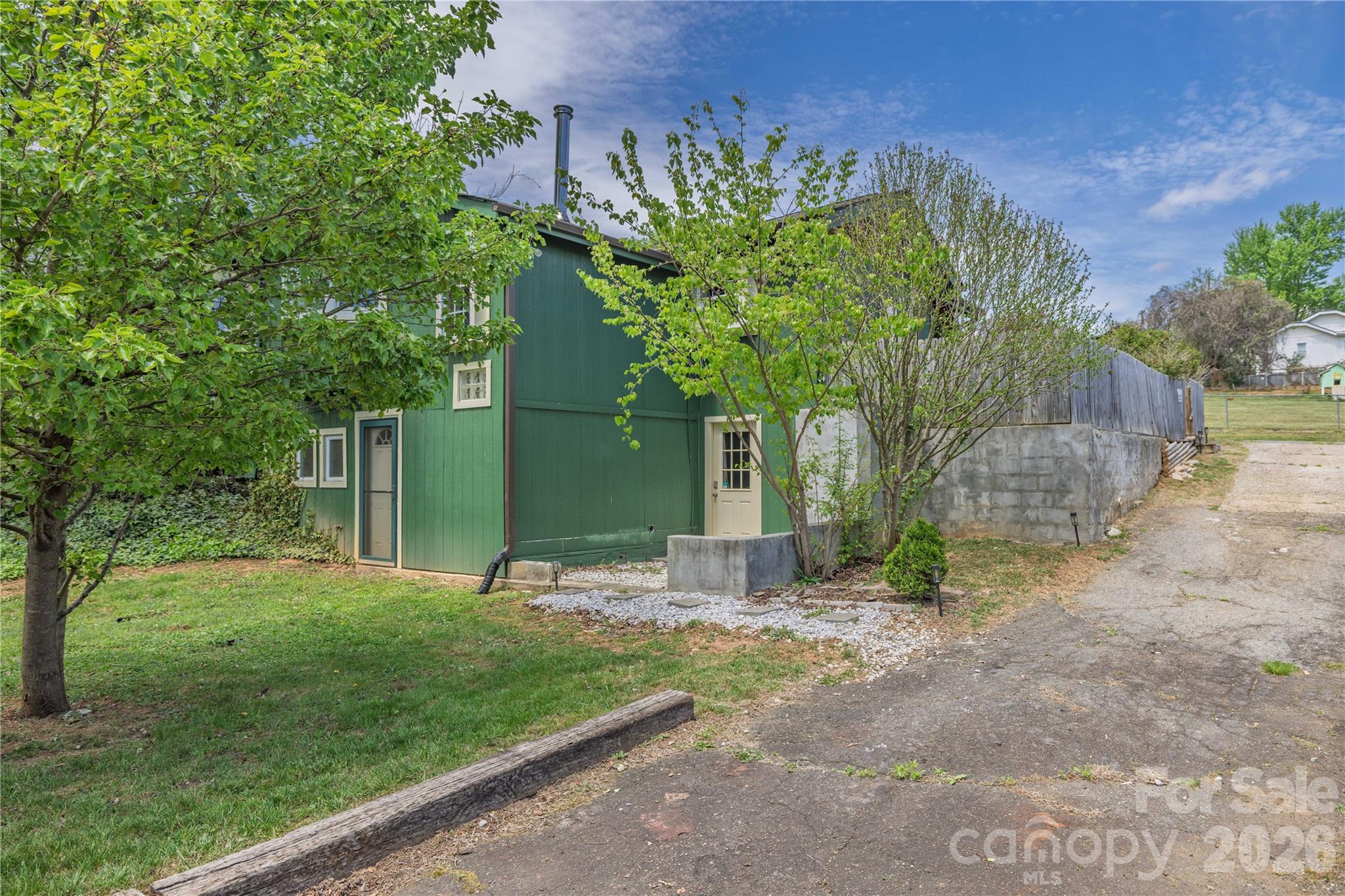 18 Hopedale Circle — Asheville