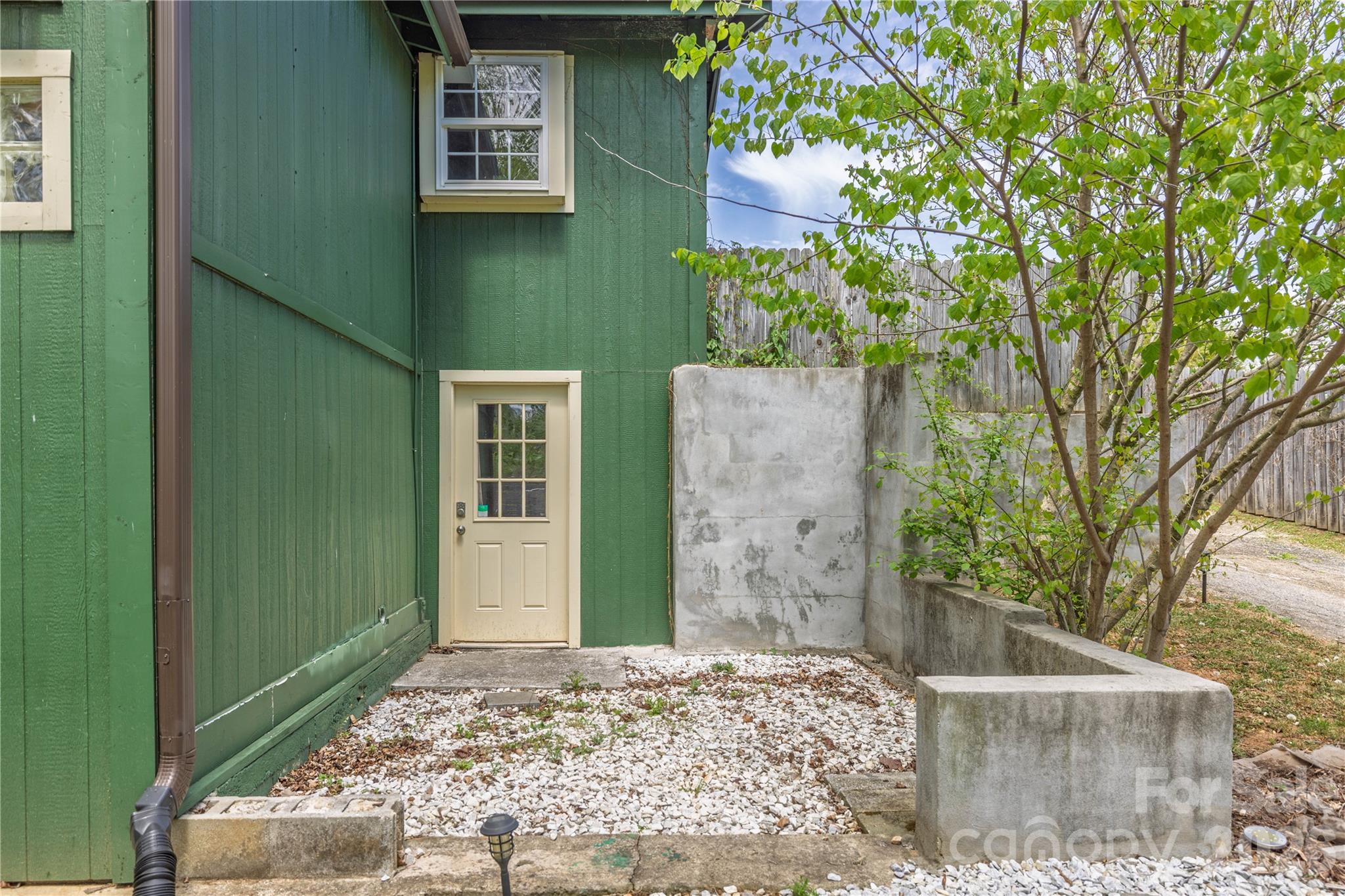 18 Hopedale Circle — Asheville