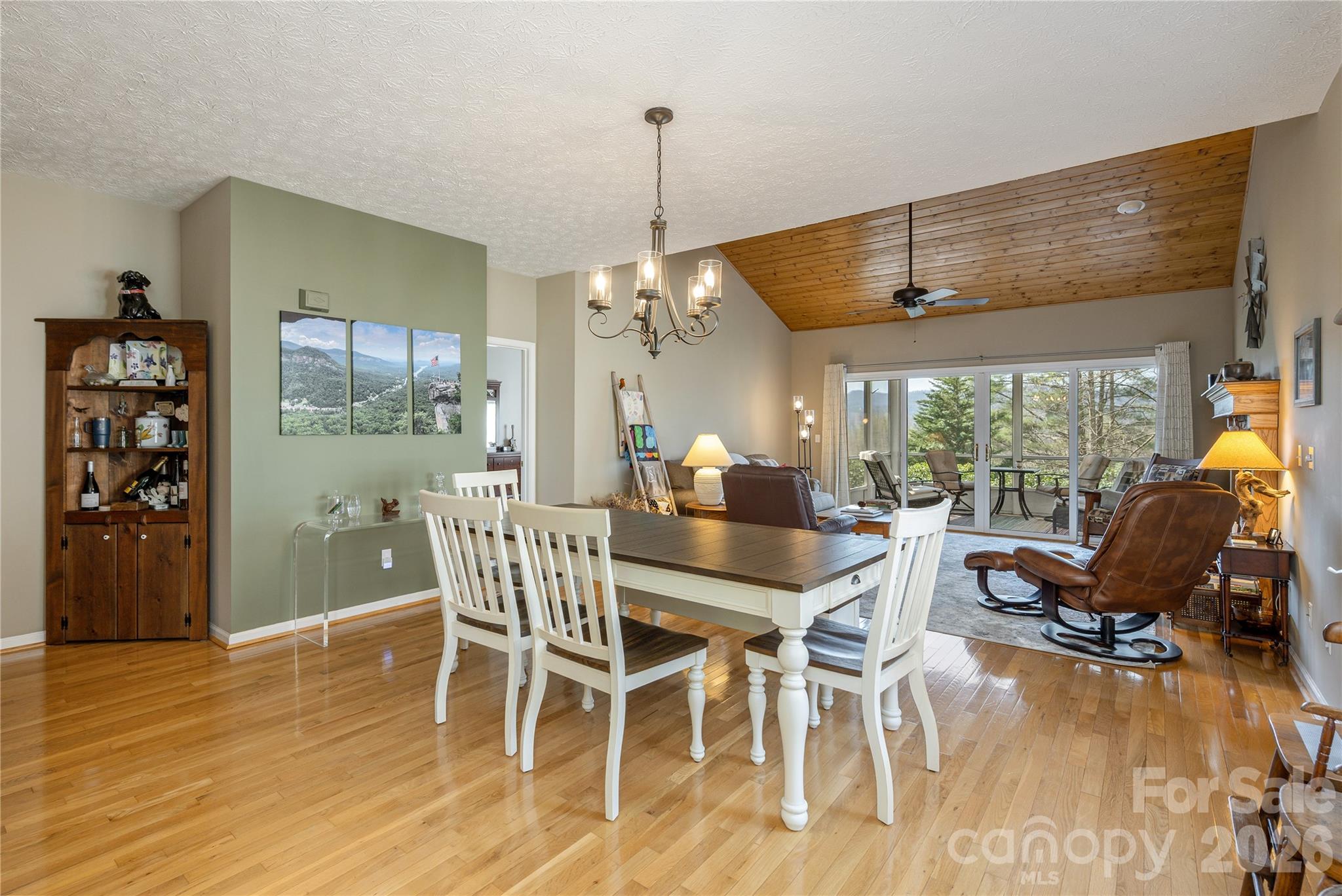 2115 Cumming Woods Court — Hendersonville