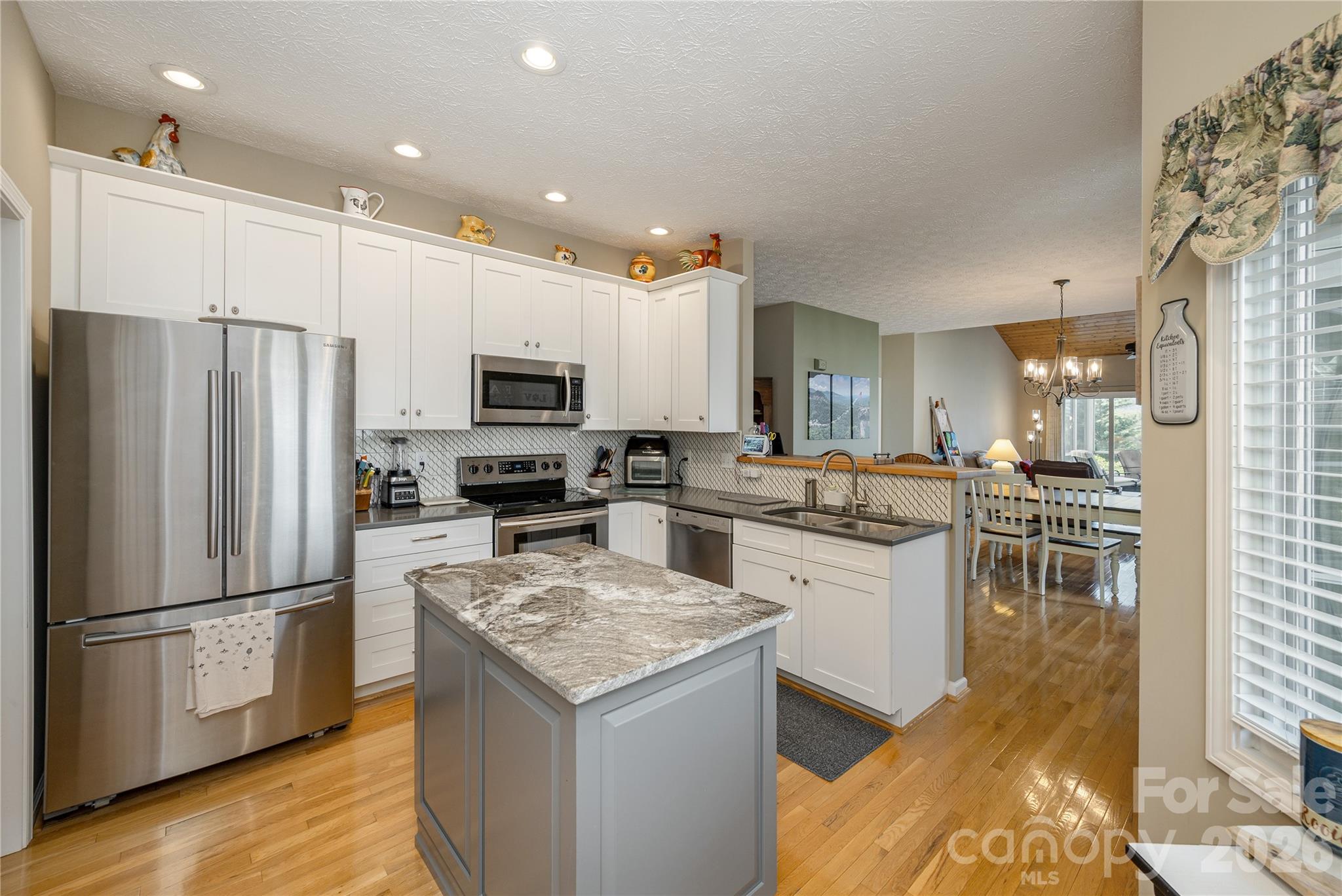 2115 Cumming Woods Court — Hendersonville
