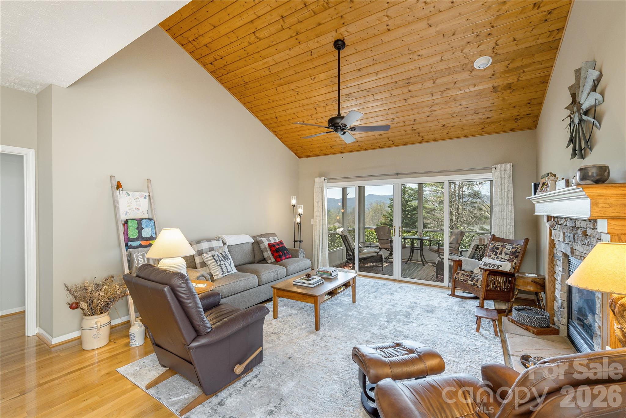 2115 Cumming Woods Court — Hendersonville