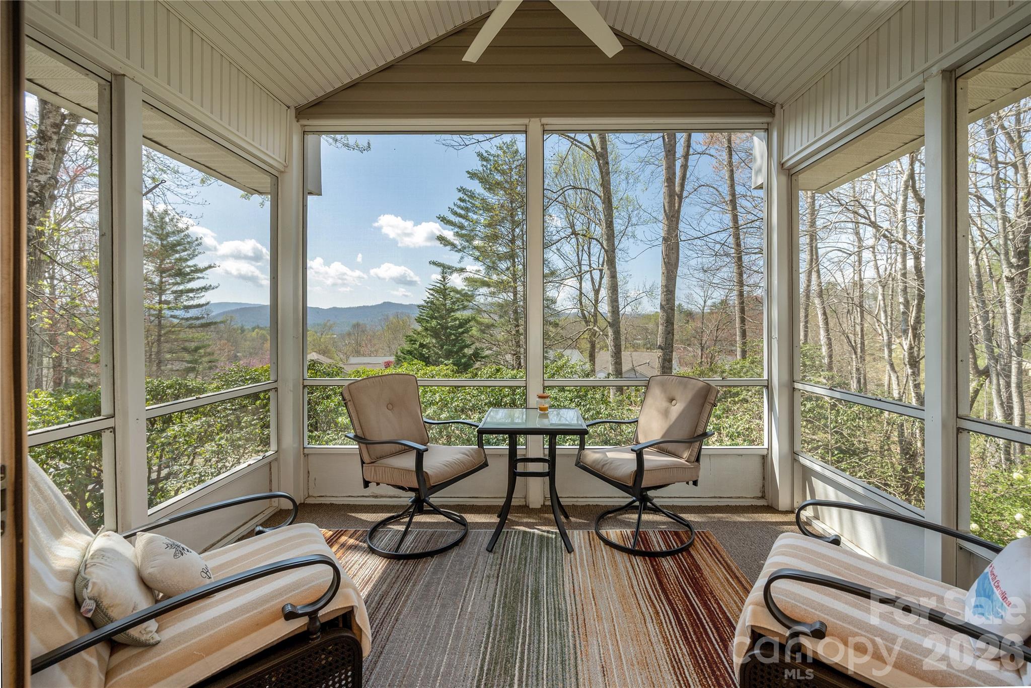 2115 Cumming Woods Court — Hendersonville