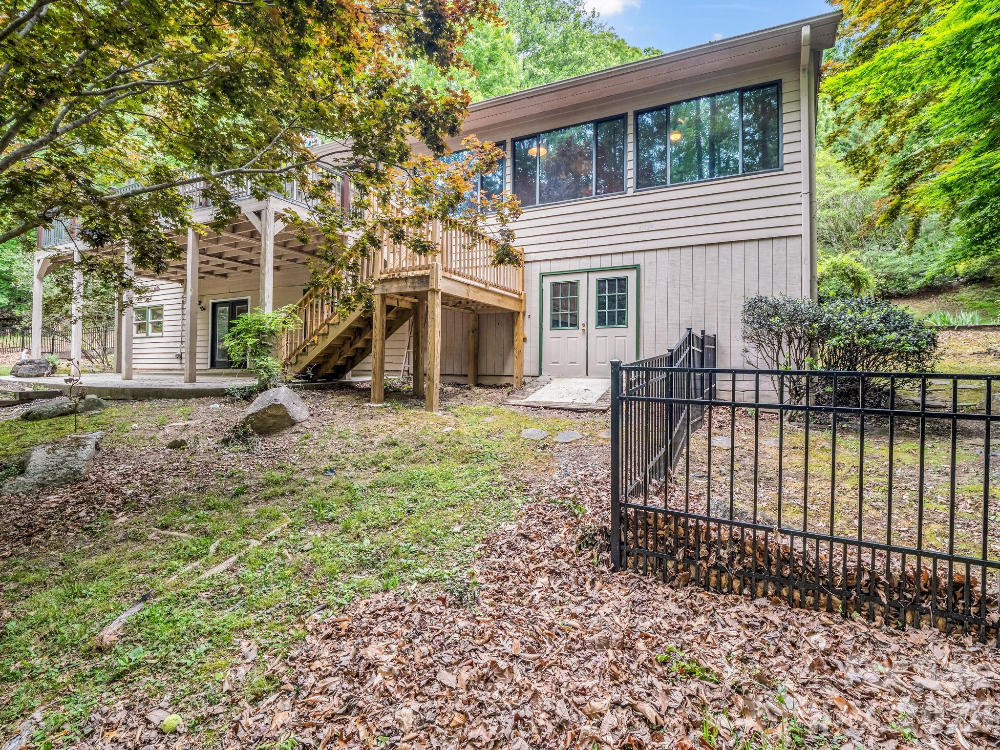 425 Winesap Boulevard — Lake Lure