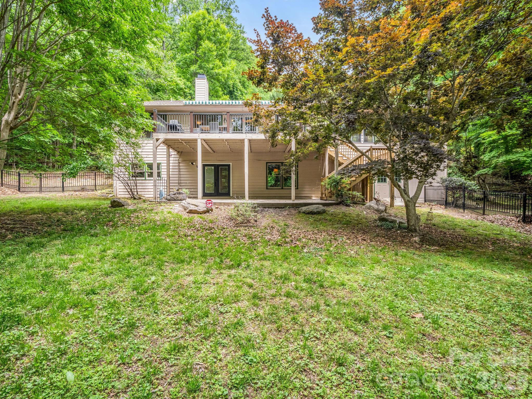 425 Winesap Boulevard — Lake Lure