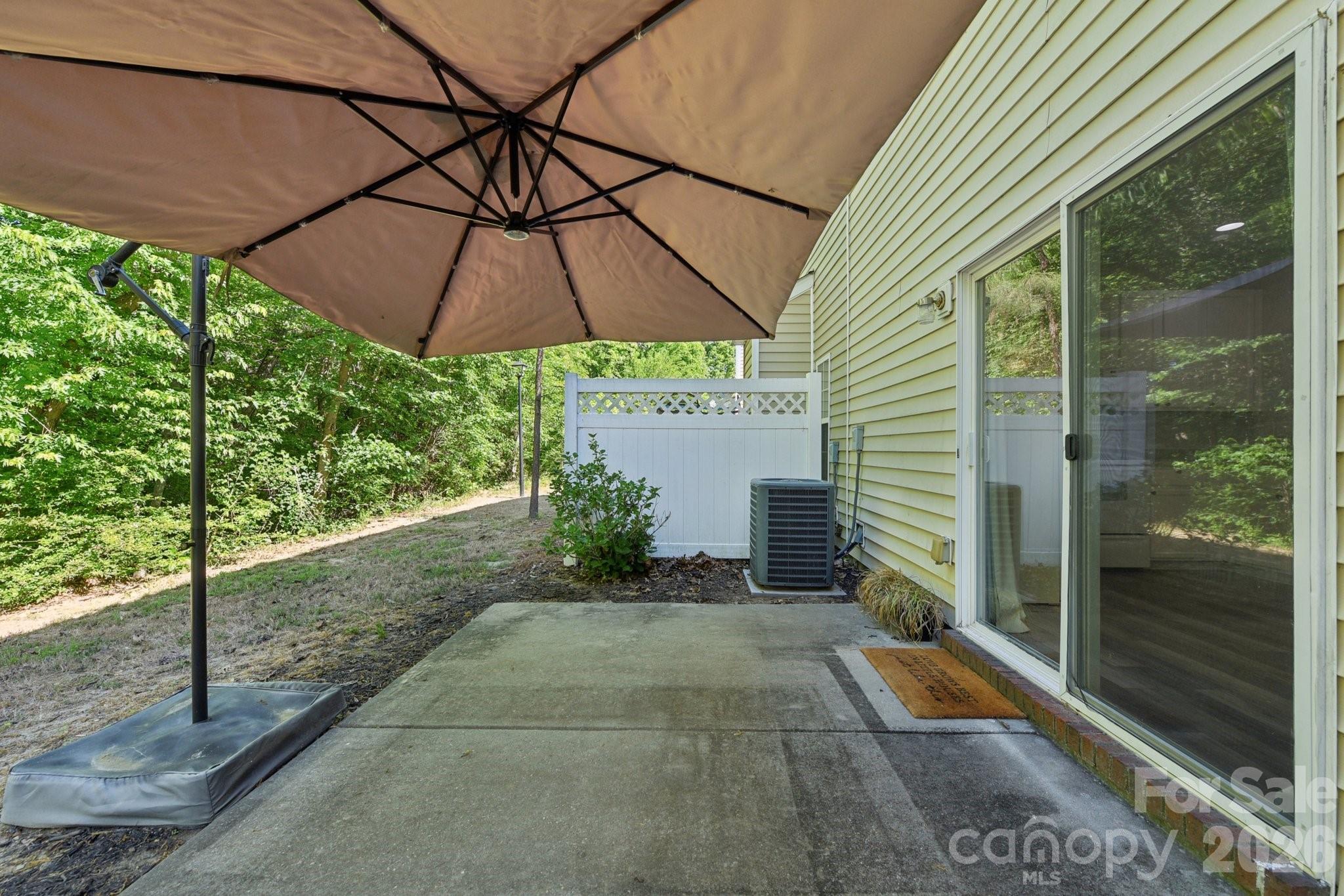 124 Clydesdale Court — Matthews