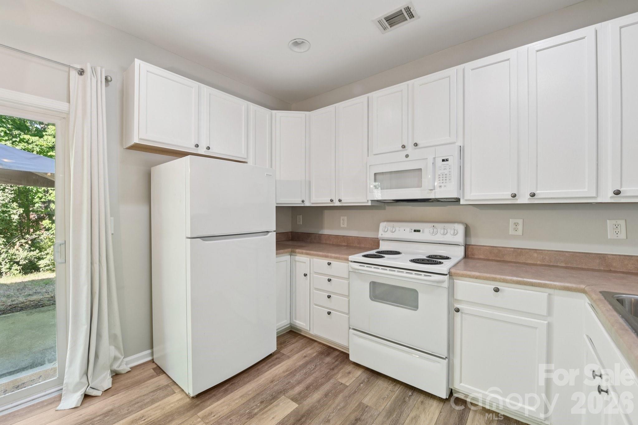 124 Clydesdale Court — Matthews