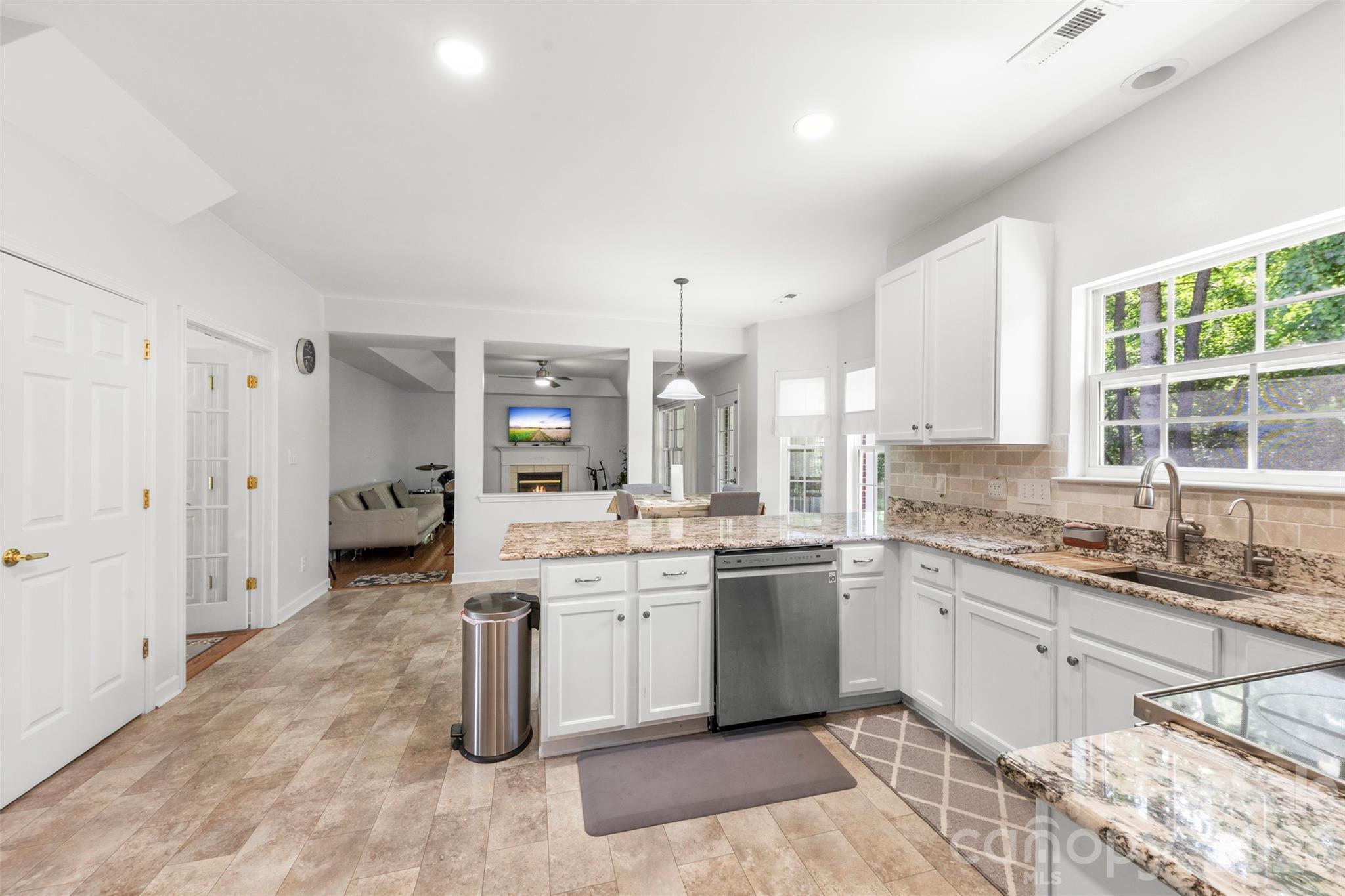 5302 Fairgrove Lane — Harrisburg