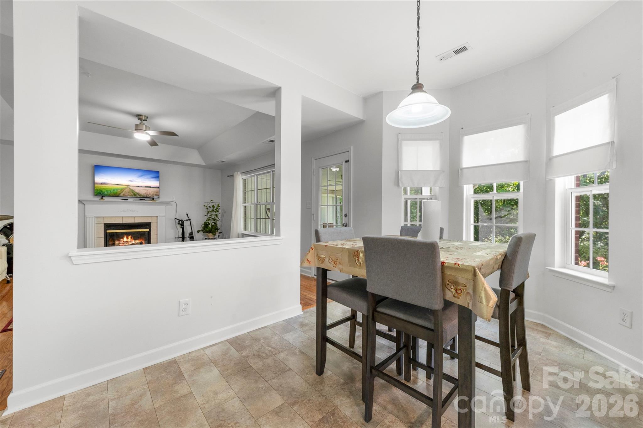 5302 Fairgrove Lane — Harrisburg