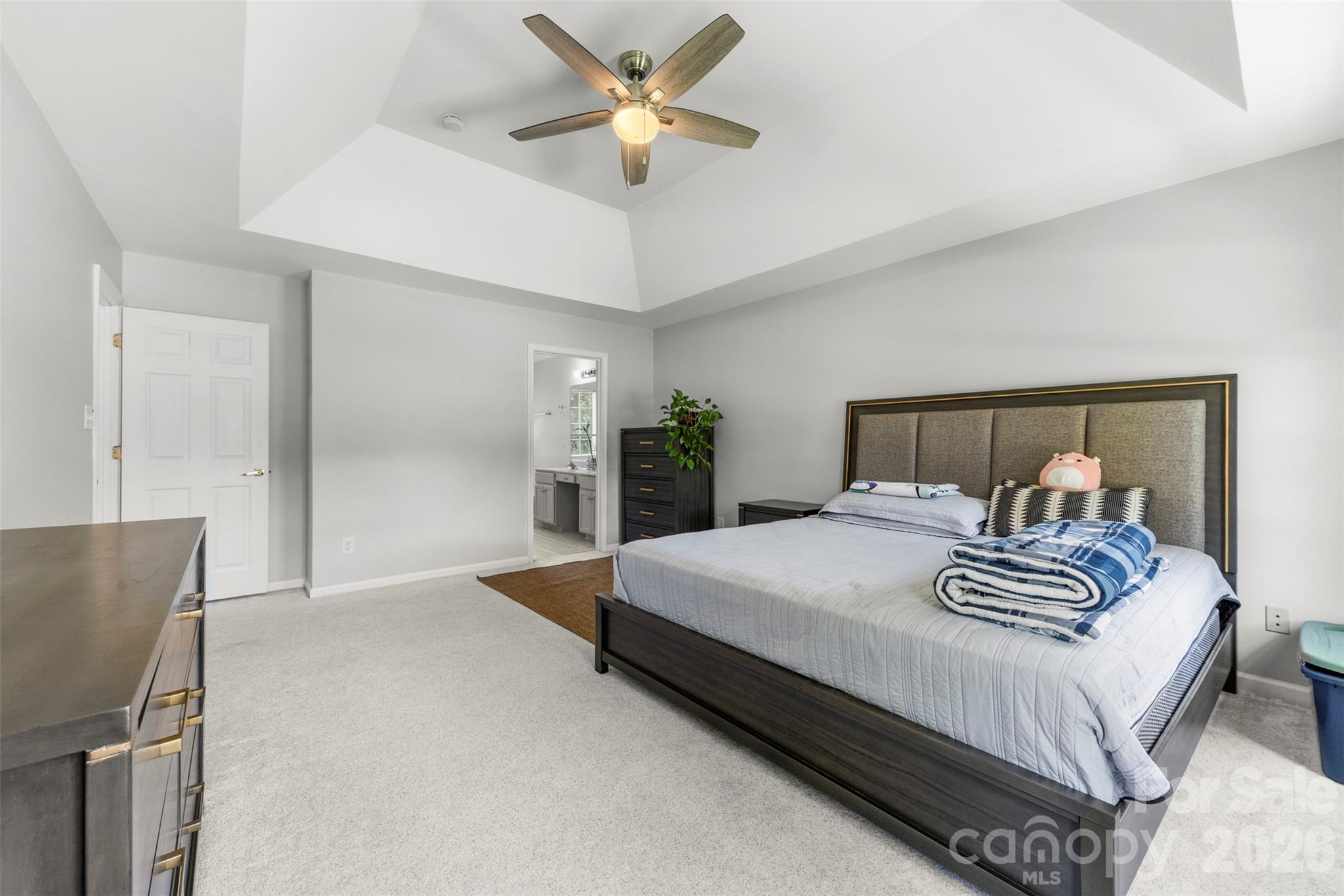 5302 Fairgrove Lane — Harrisburg