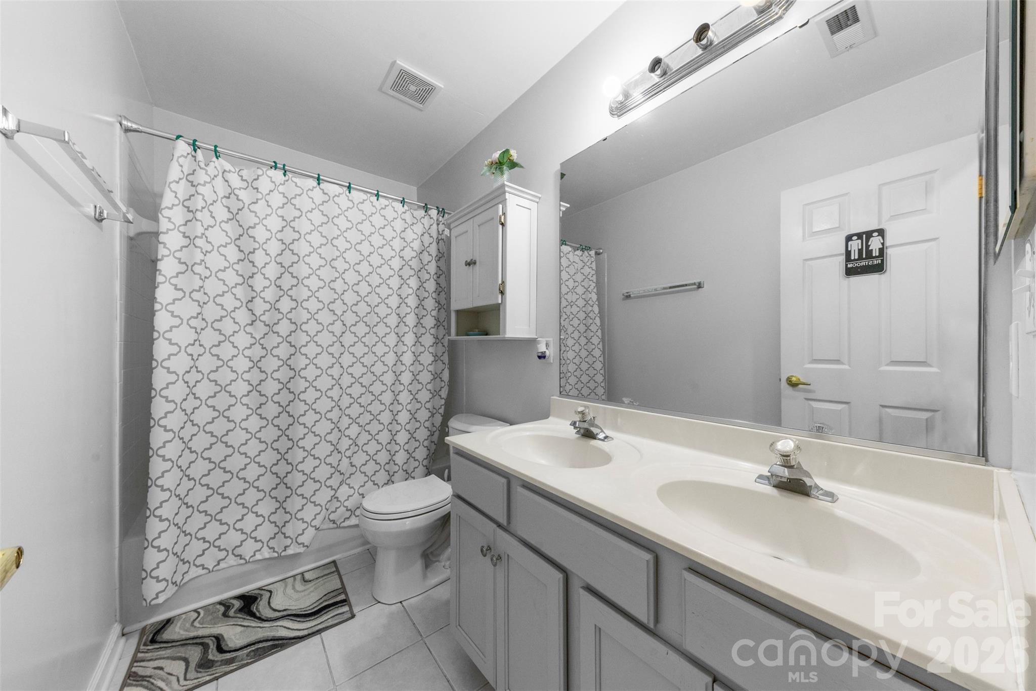 5302 Fairgrove Lane — Harrisburg