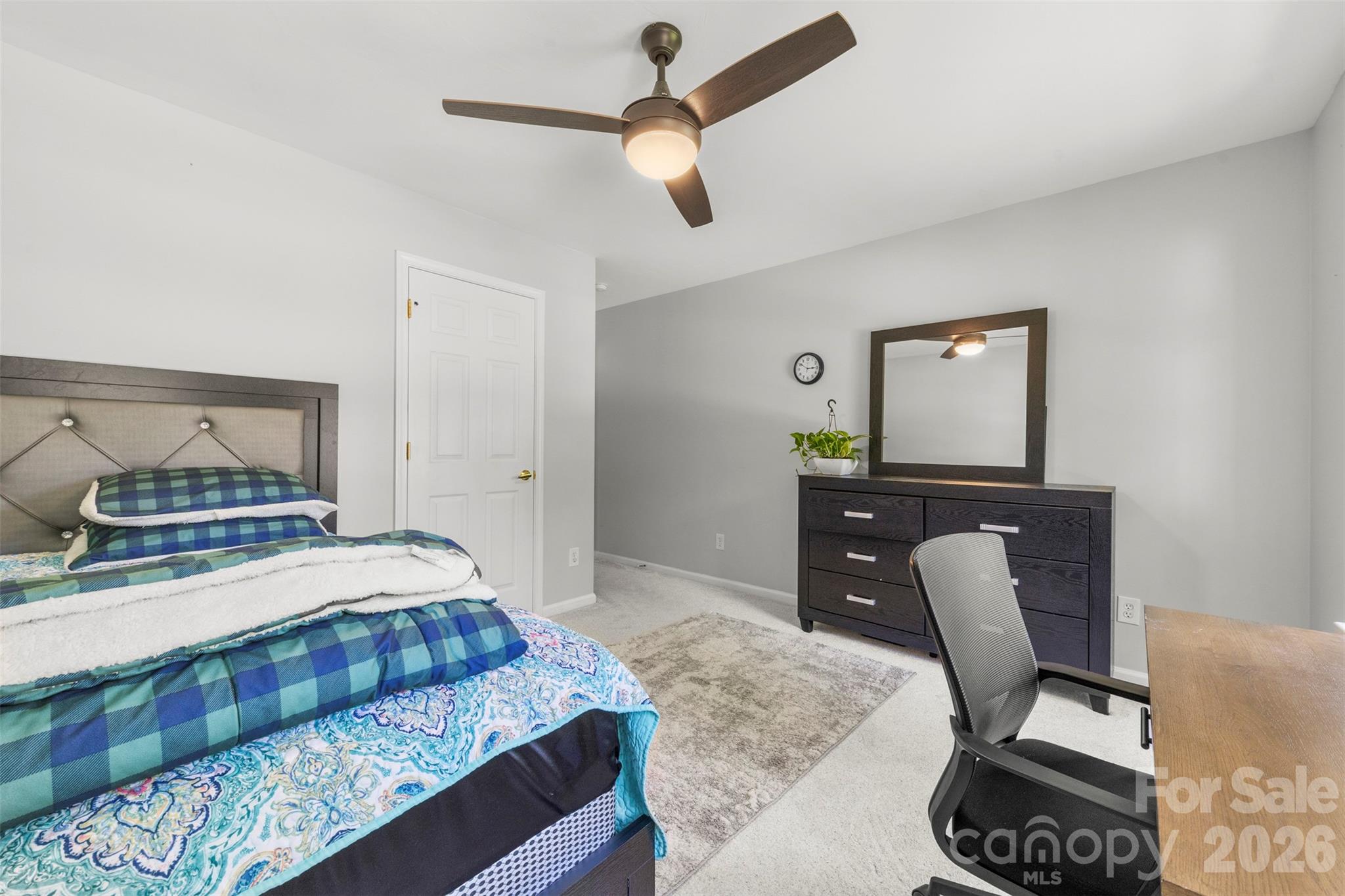 5302 Fairgrove Lane — Harrisburg