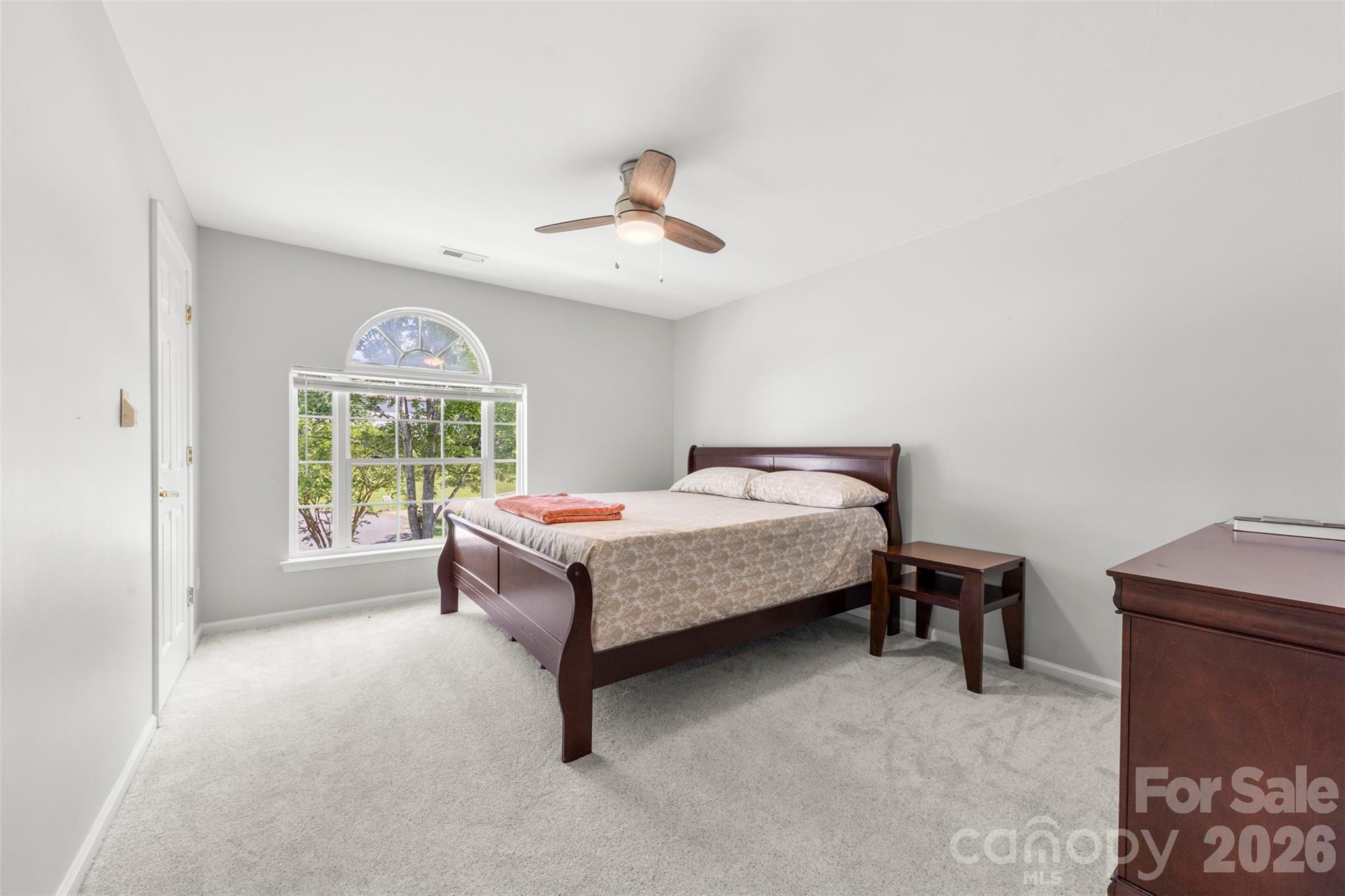 5302 Fairgrove Lane — Harrisburg