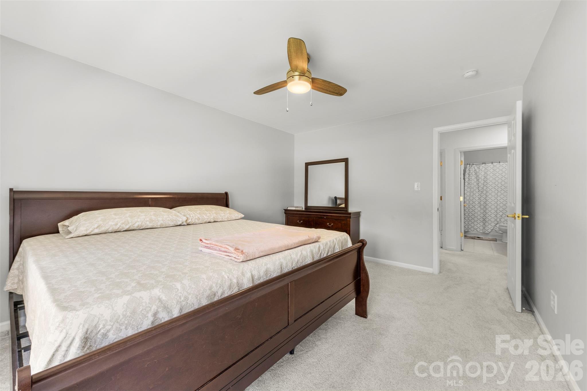 5302 Fairgrove Lane — Harrisburg